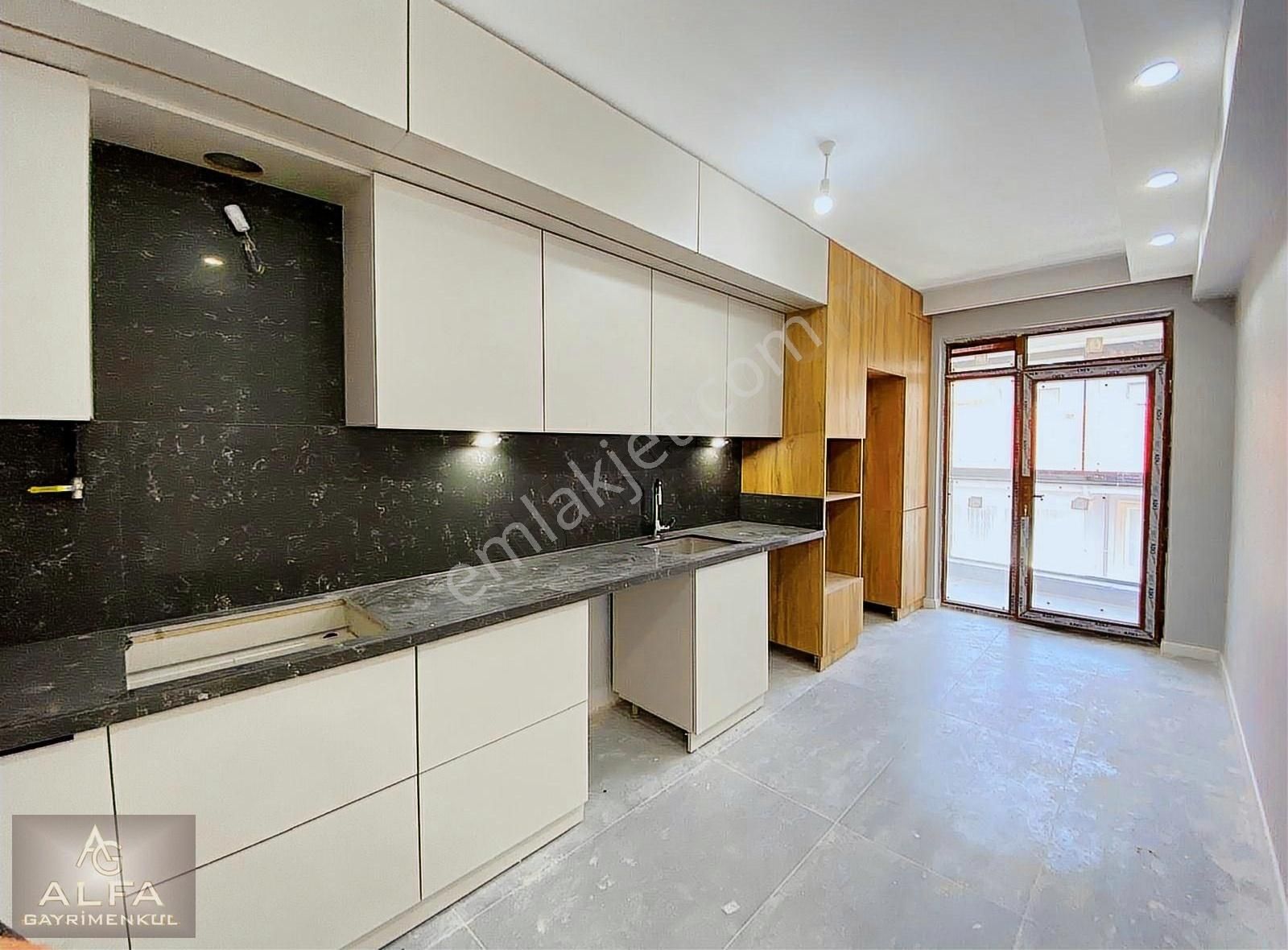 Tombakzade Cad. Yakını 135m2 Satılık Sıfır 3+1 Daireler