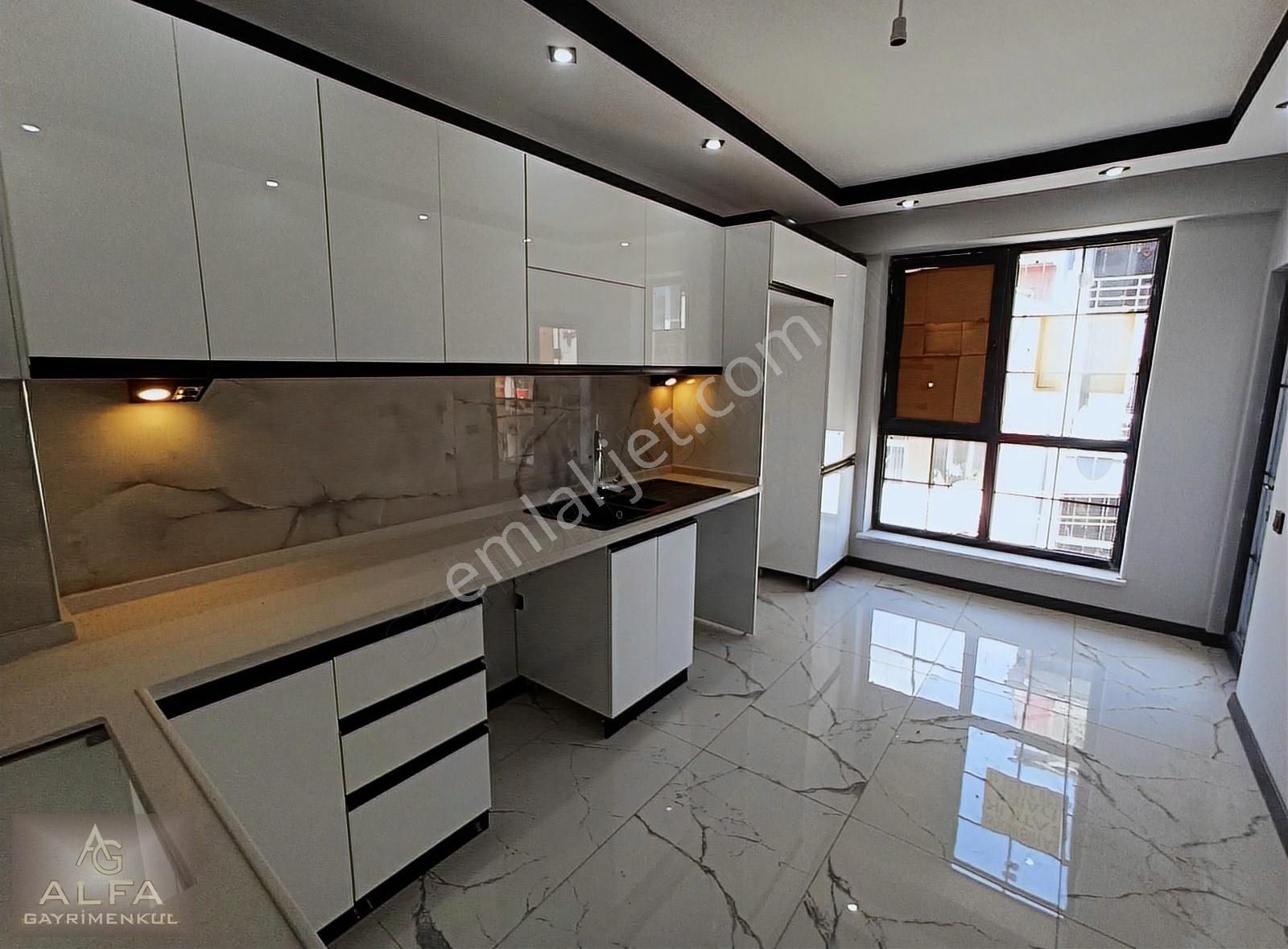 Kumlubel Mh. Tramvay Yakını 135m2 3+1 Sıfır Lüx Satılık Daireler