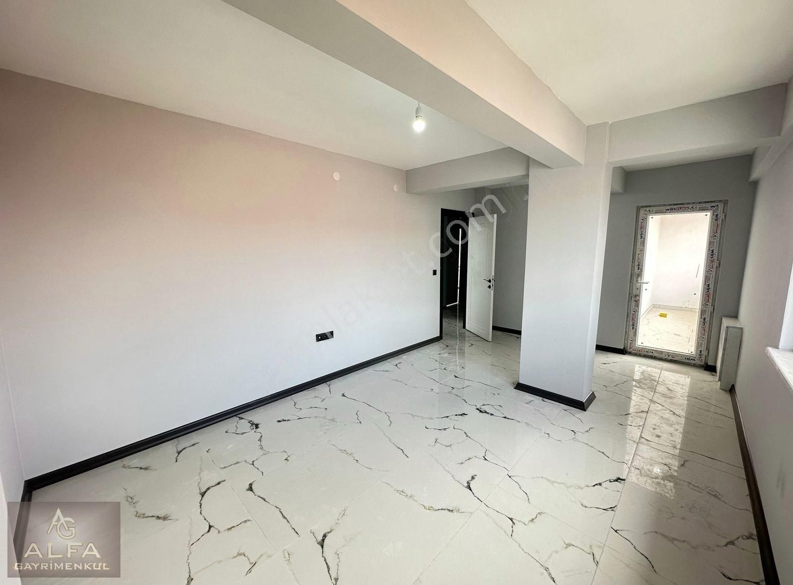 Batıkent Mah.yerden Isıtmalı 180m²3+1sıfır Satılık Dubleks Daire