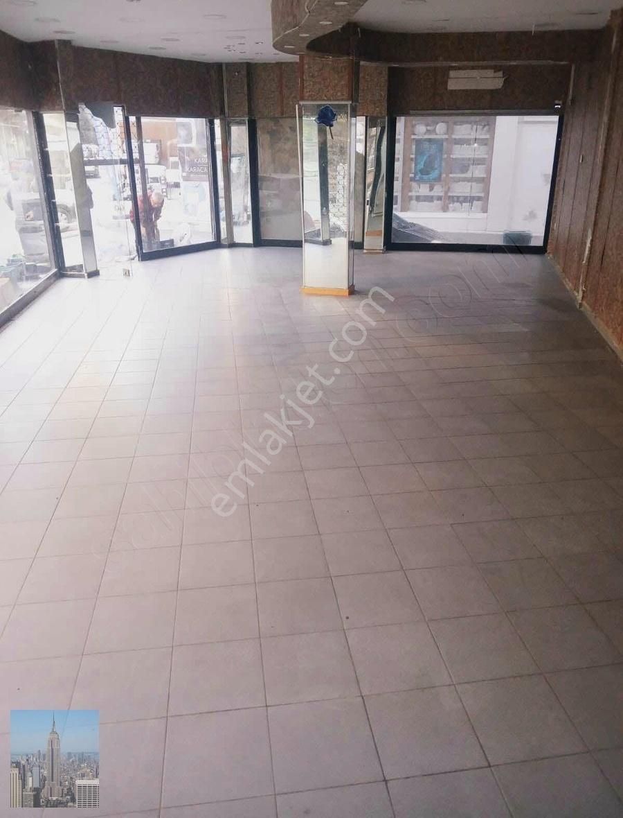 Cadde Üstü Kiralık Harika Köşe Dükkan