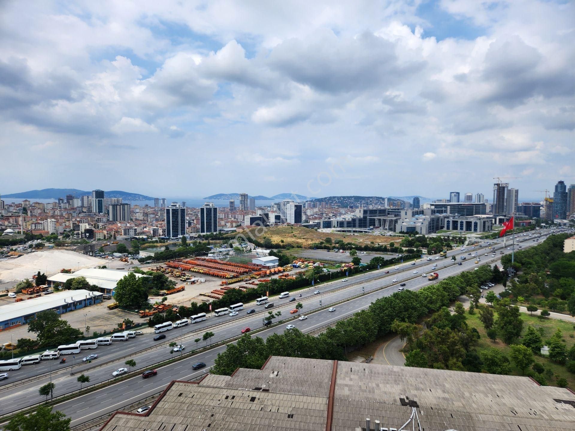 Kartal Metroya Yakın Helenium Twins Deniz&adalar Manzaralı Dekorasyonlu Kiralık 1+1 Ofis
