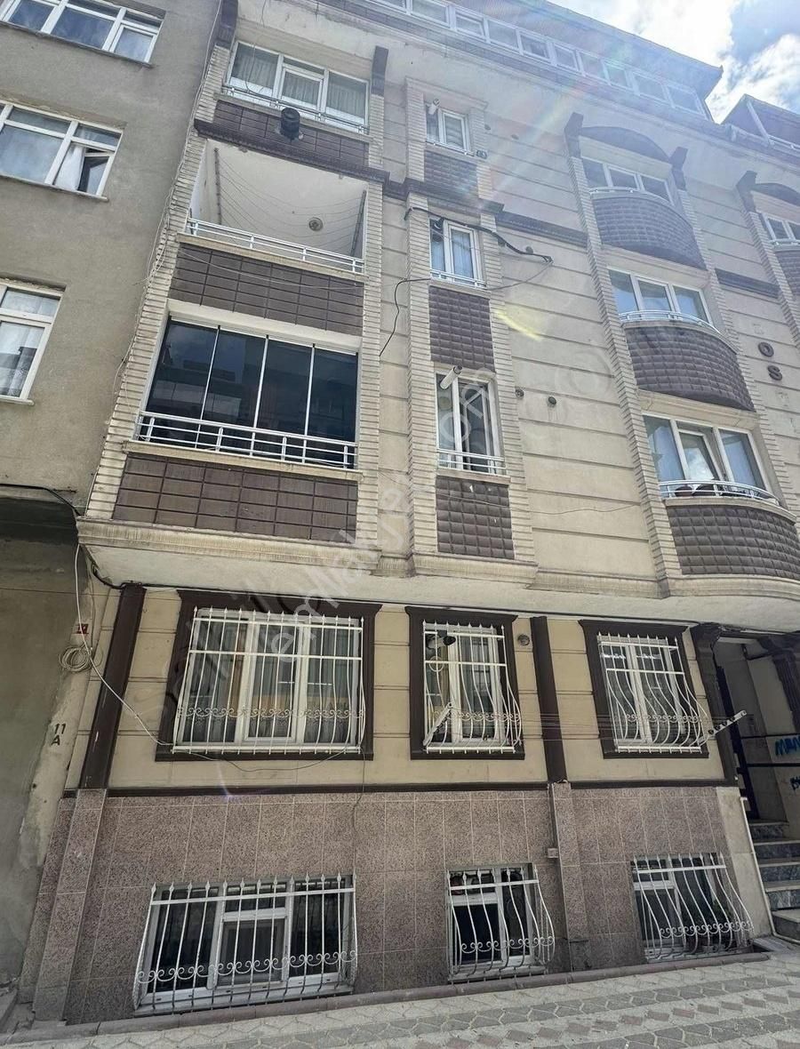 Balci Gayrimenkul 2+1 Yüksek Giriş Daire Belediye Karşısında