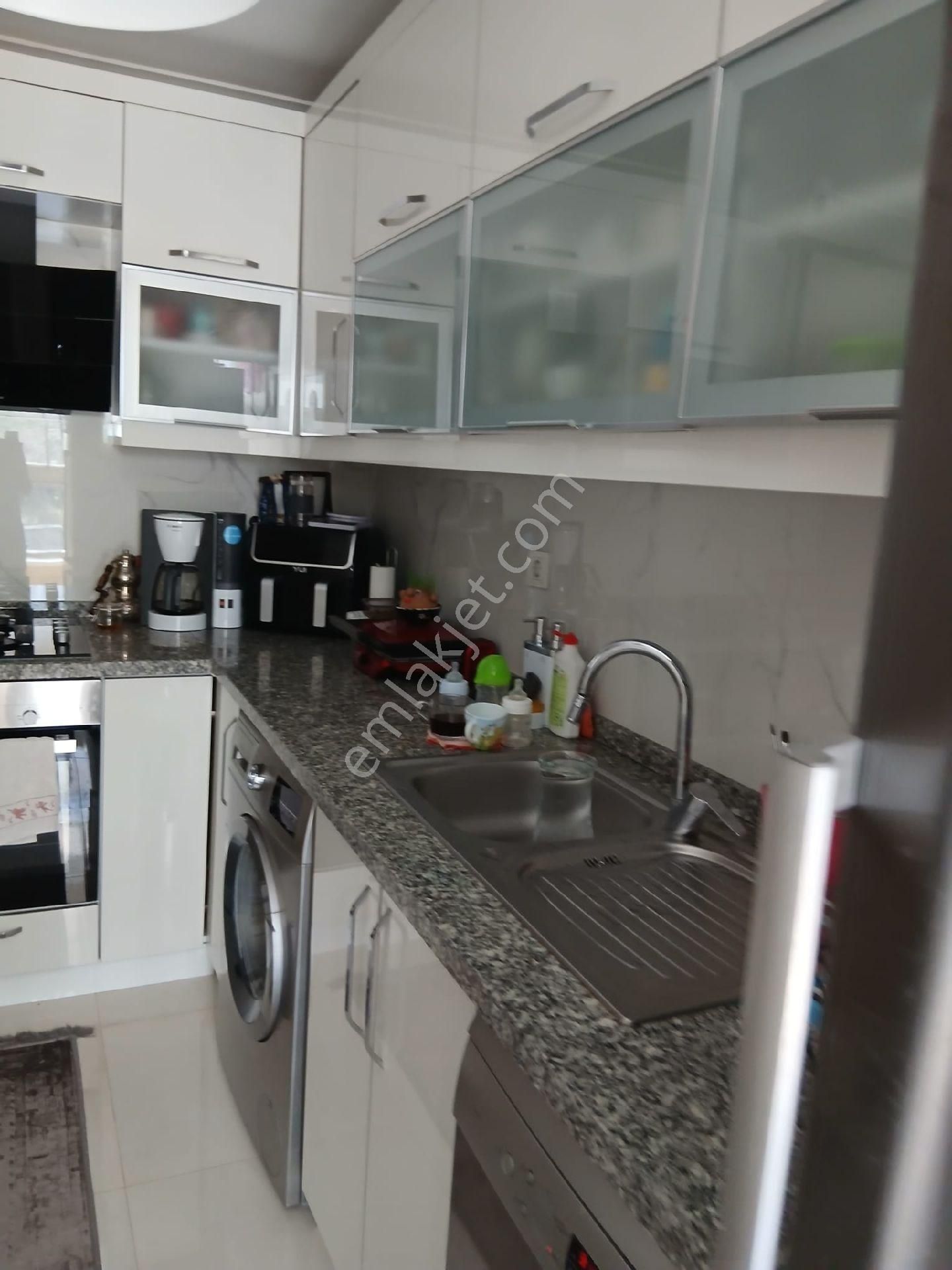 Ayrancı..güleryüz Sokakta Yeni Binada Asansörlü--k.garajlı 120m