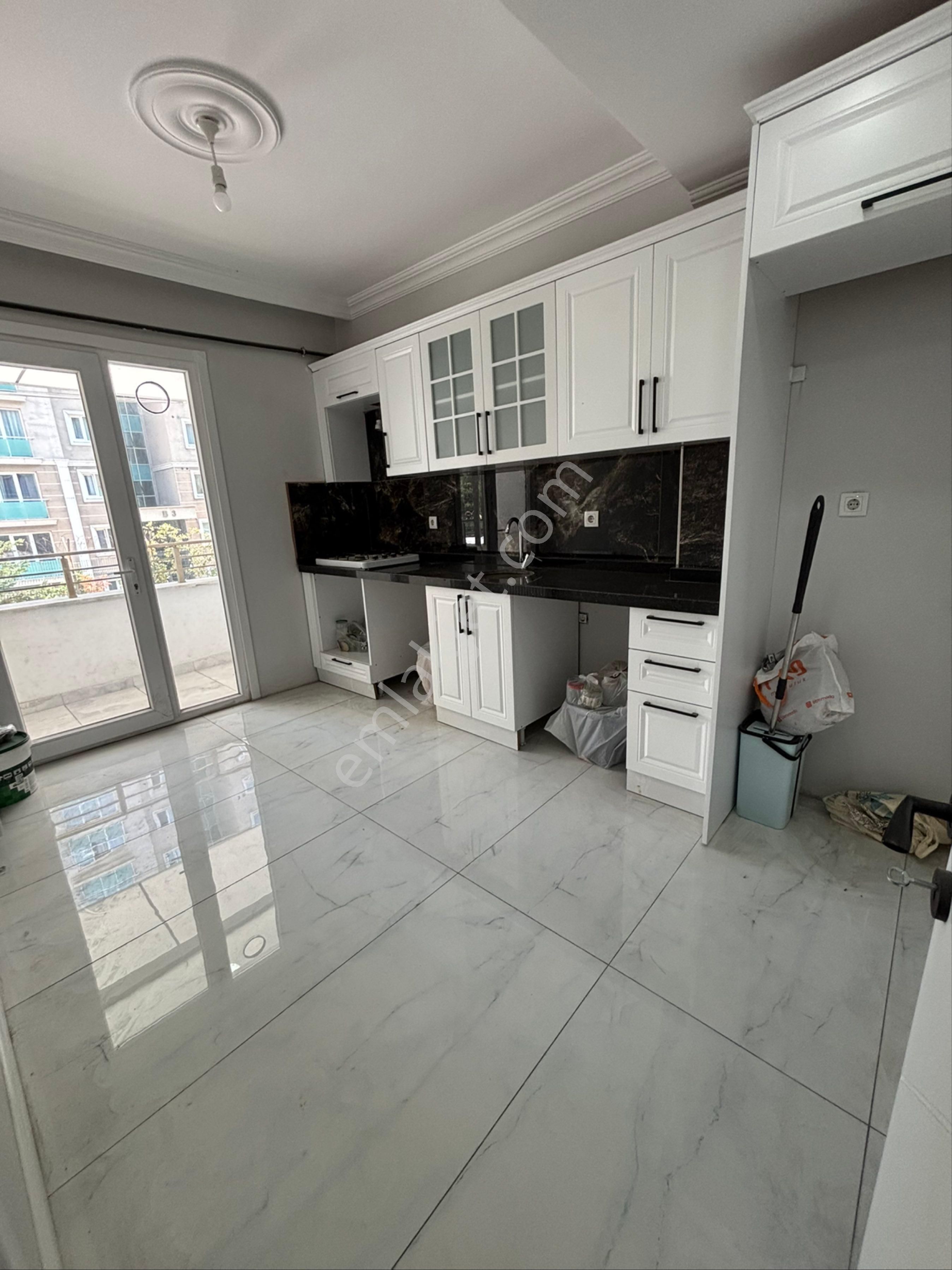 3 + 1 130 Metre² Ebeveyn Banyolu Tek Daire Üzeri Sıfır Binada Satılık Daire