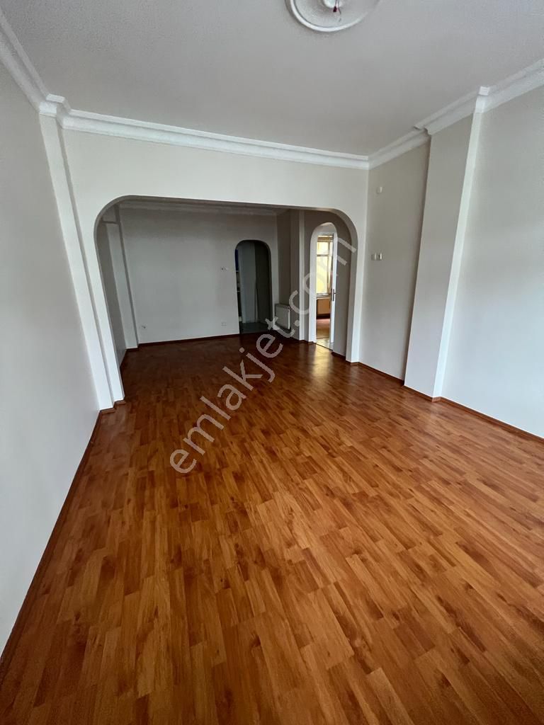 Nuhkuyusu Caddesi Üzerinde Masrafsız,aydınlık,ferah 2.kat 2+1 85m² Kiralık Daire