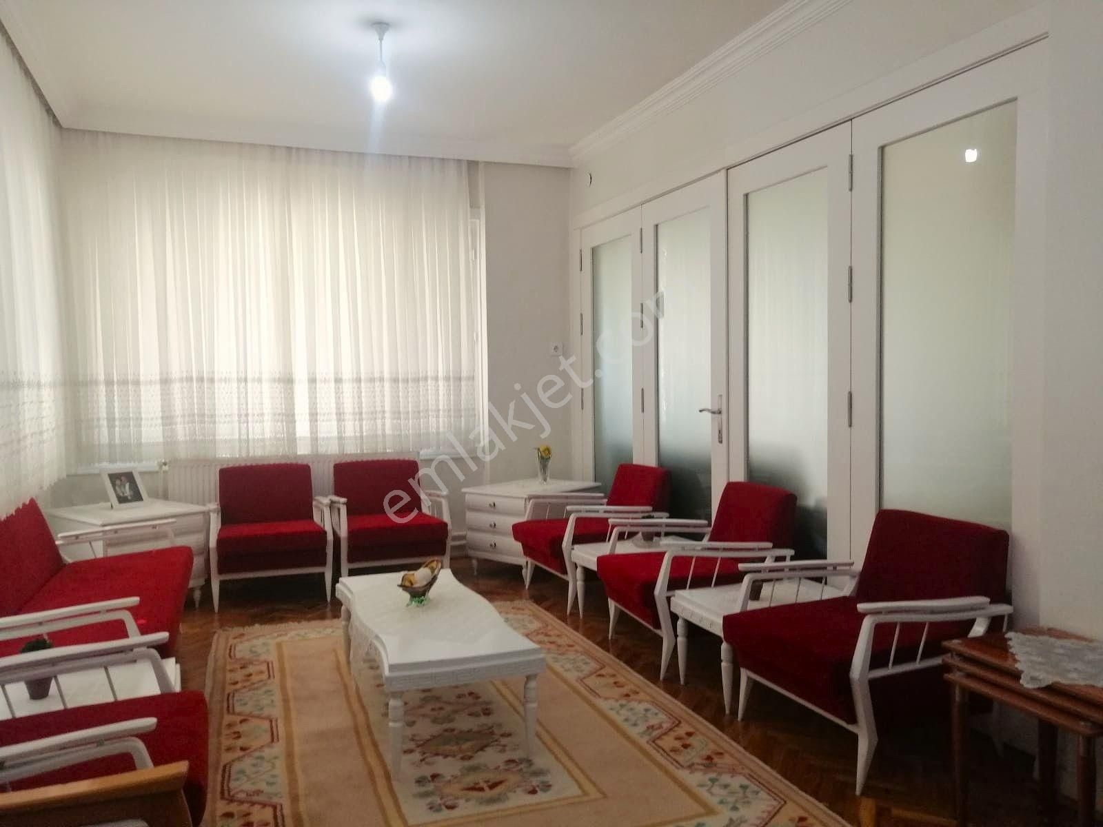 Kolejtepe'de Geniş Bahçeli + Bakımlı + Eşyalı Kiralık Daire
