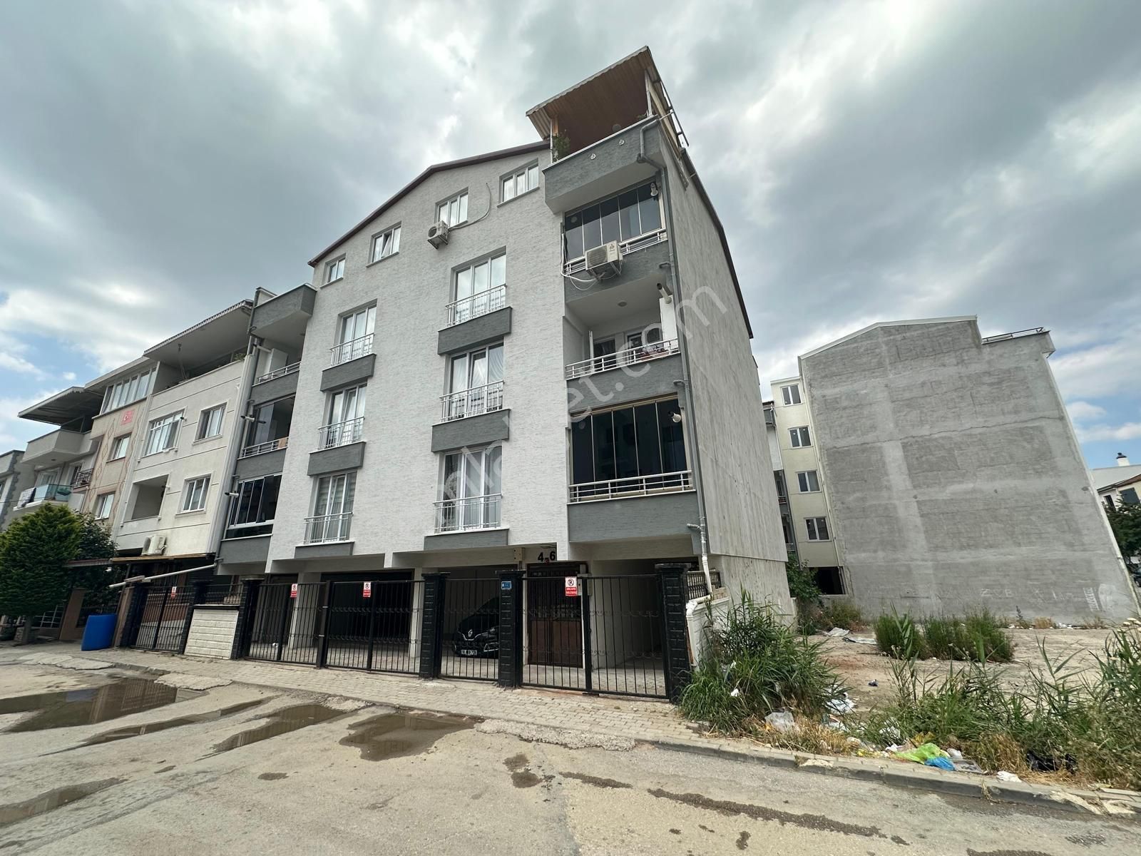 5 Yıllık Binada Asansörlü Otoparklı 2+1 Dubleks Satılık Daire
