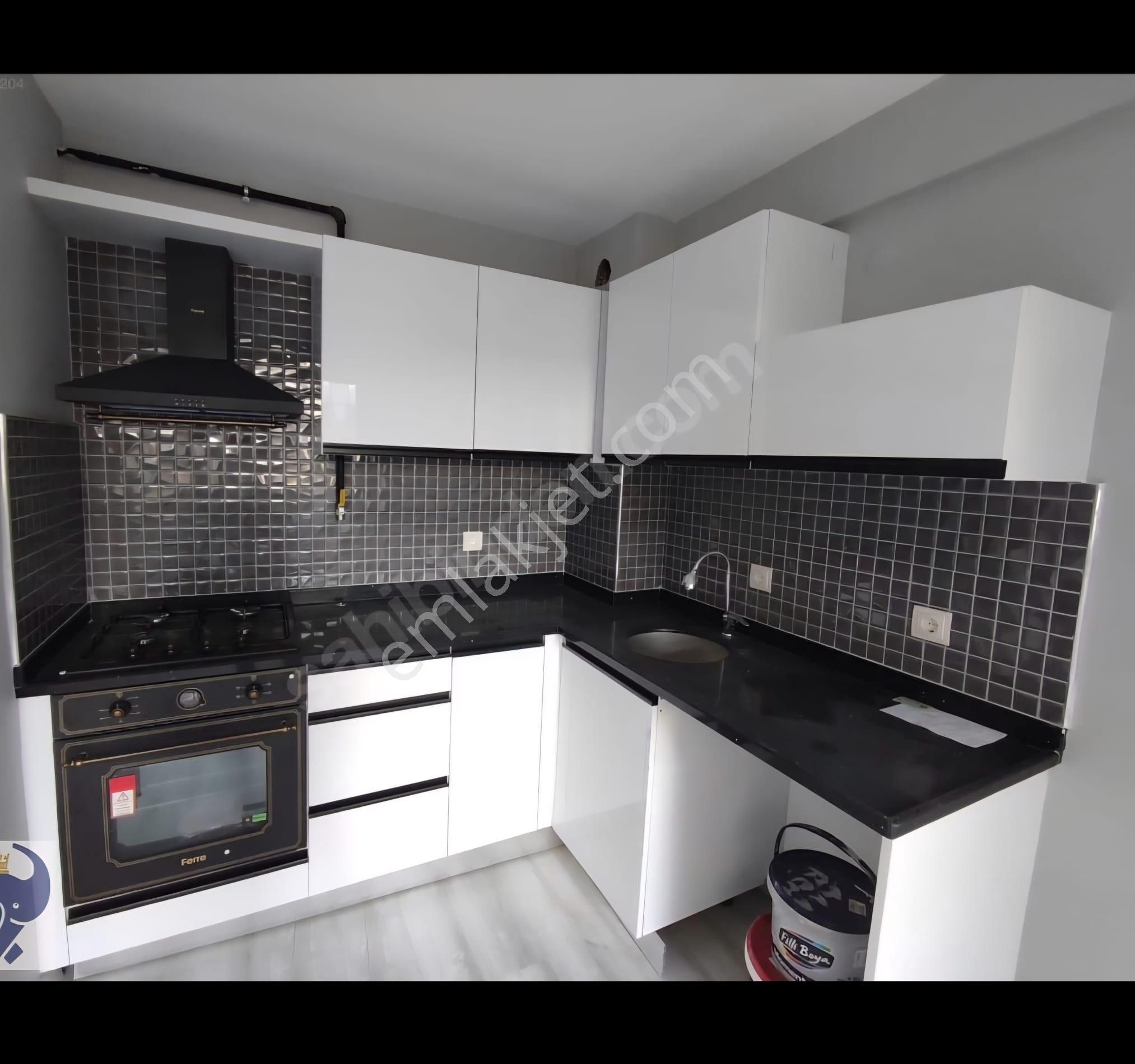 Çanakkale Merkez Kepez Sahili Liman Mevkii Çamer Sitesi İçerisinde Satılık 3+1 Villa