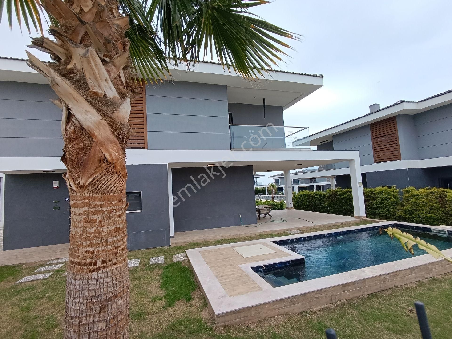 Acill Satılık Güzelçamlıda Özel Havuzlu Eşyalı Müstakil Villa