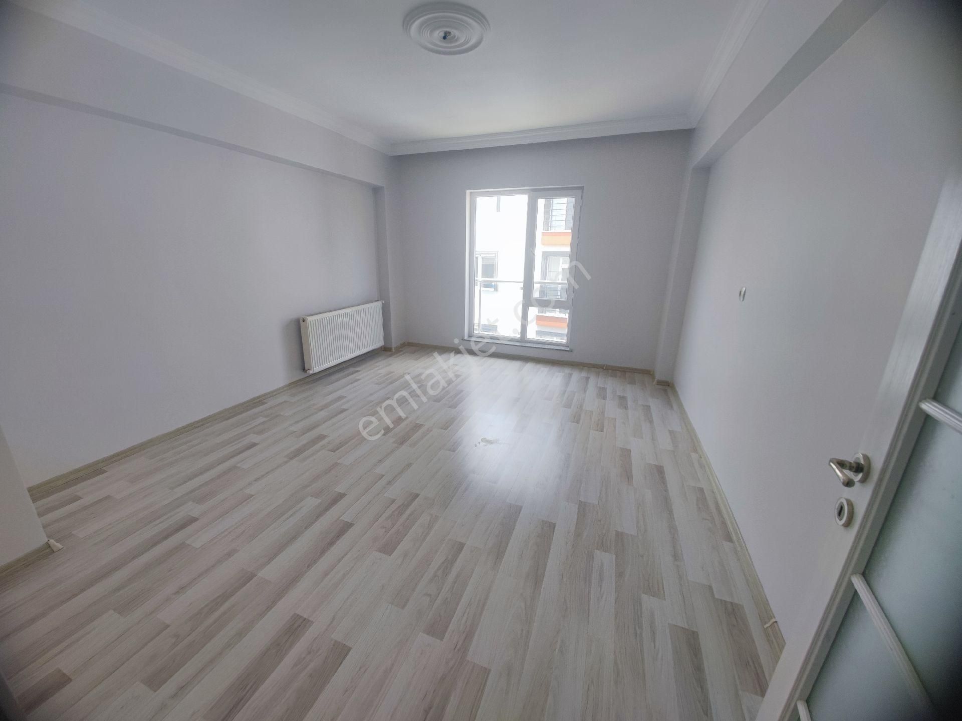 Global'den Okullar Bölgesinde Kiralık Geniş 4+1 Daire