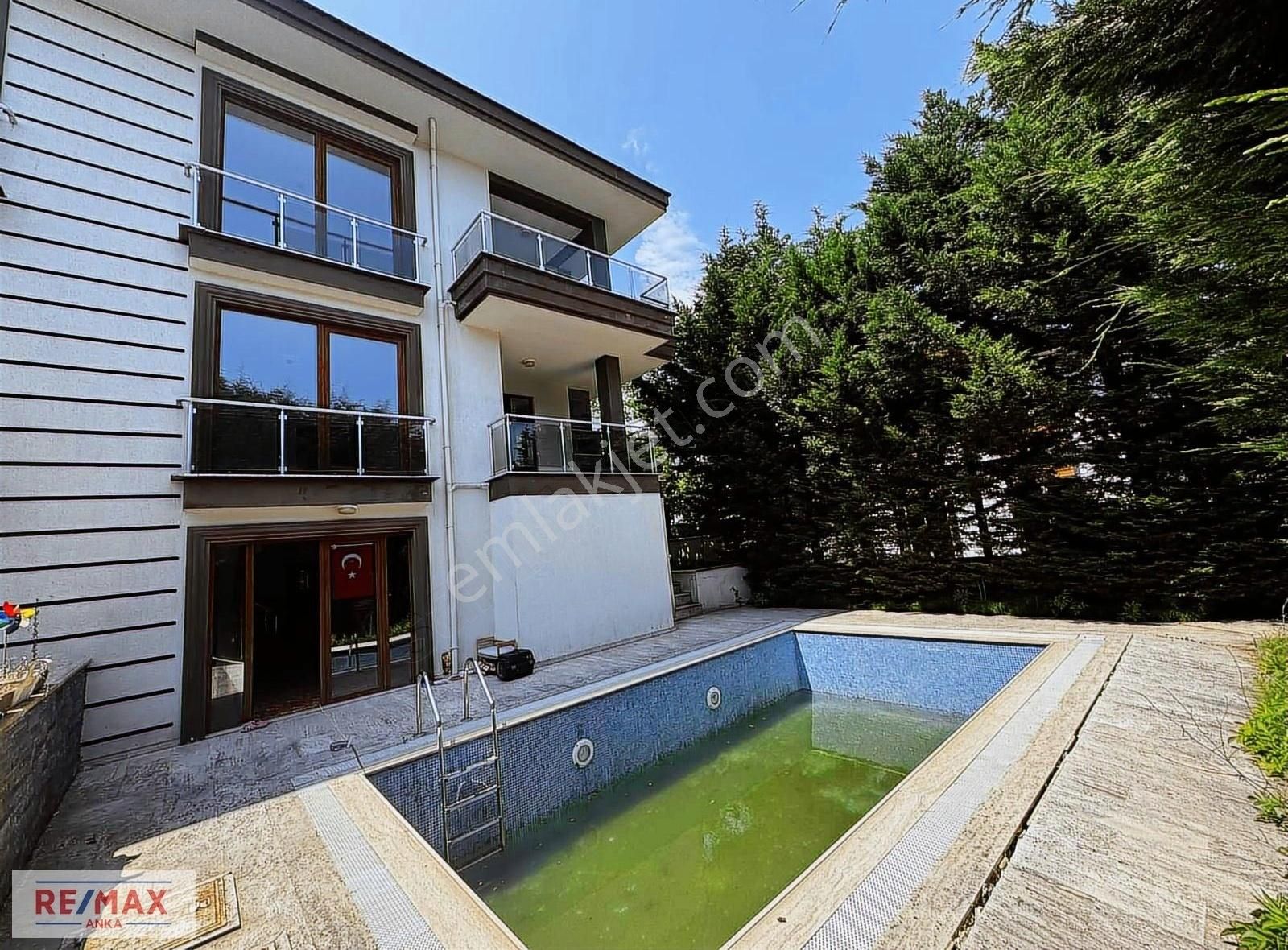 Remax Anka'dan Kiralık Müstakil Havuzlu Saunalı 3 Katlı Villa