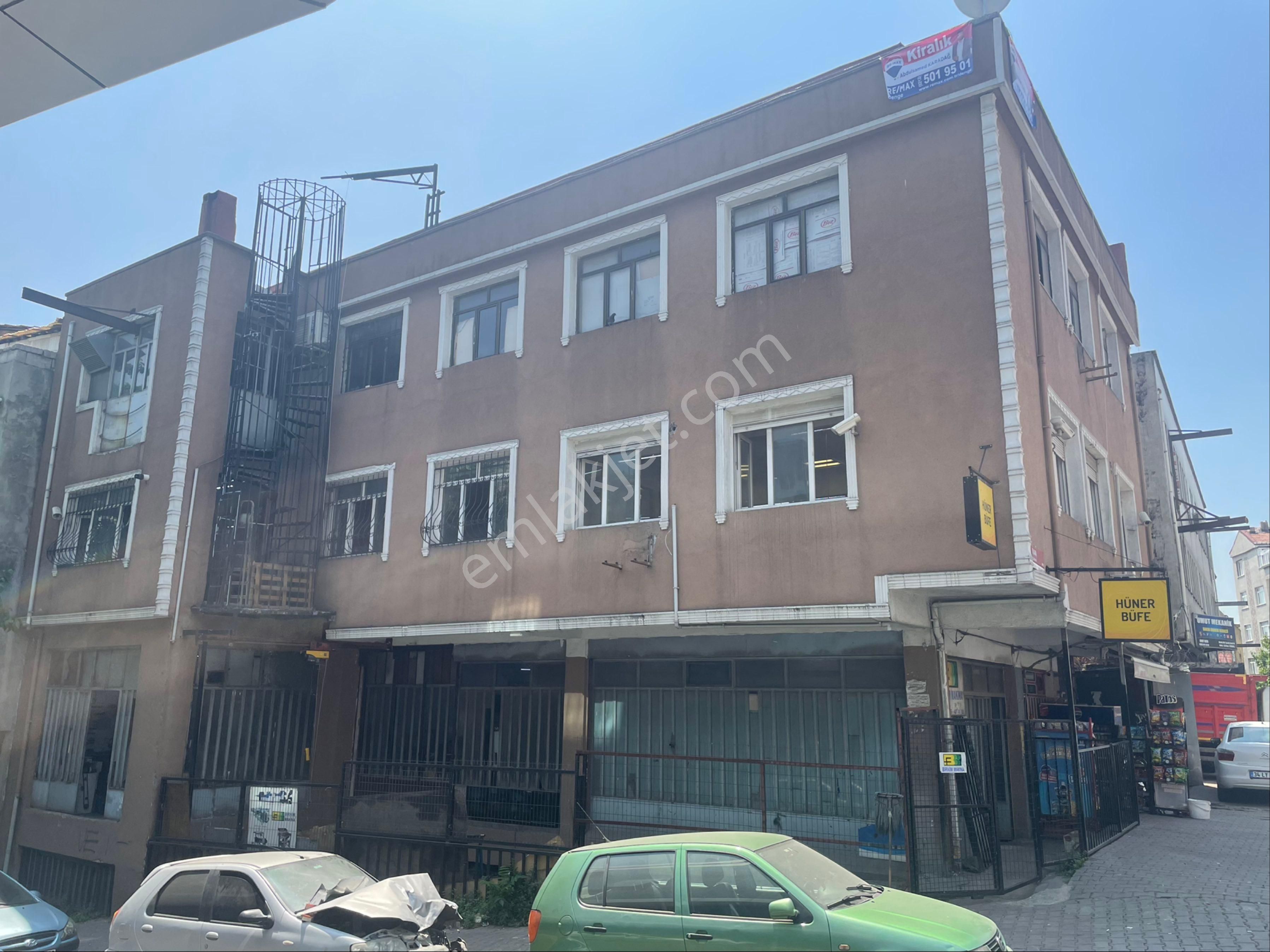 Havuzbaşı Sanayide Kiralık 130 M2 3.kat Dükkan