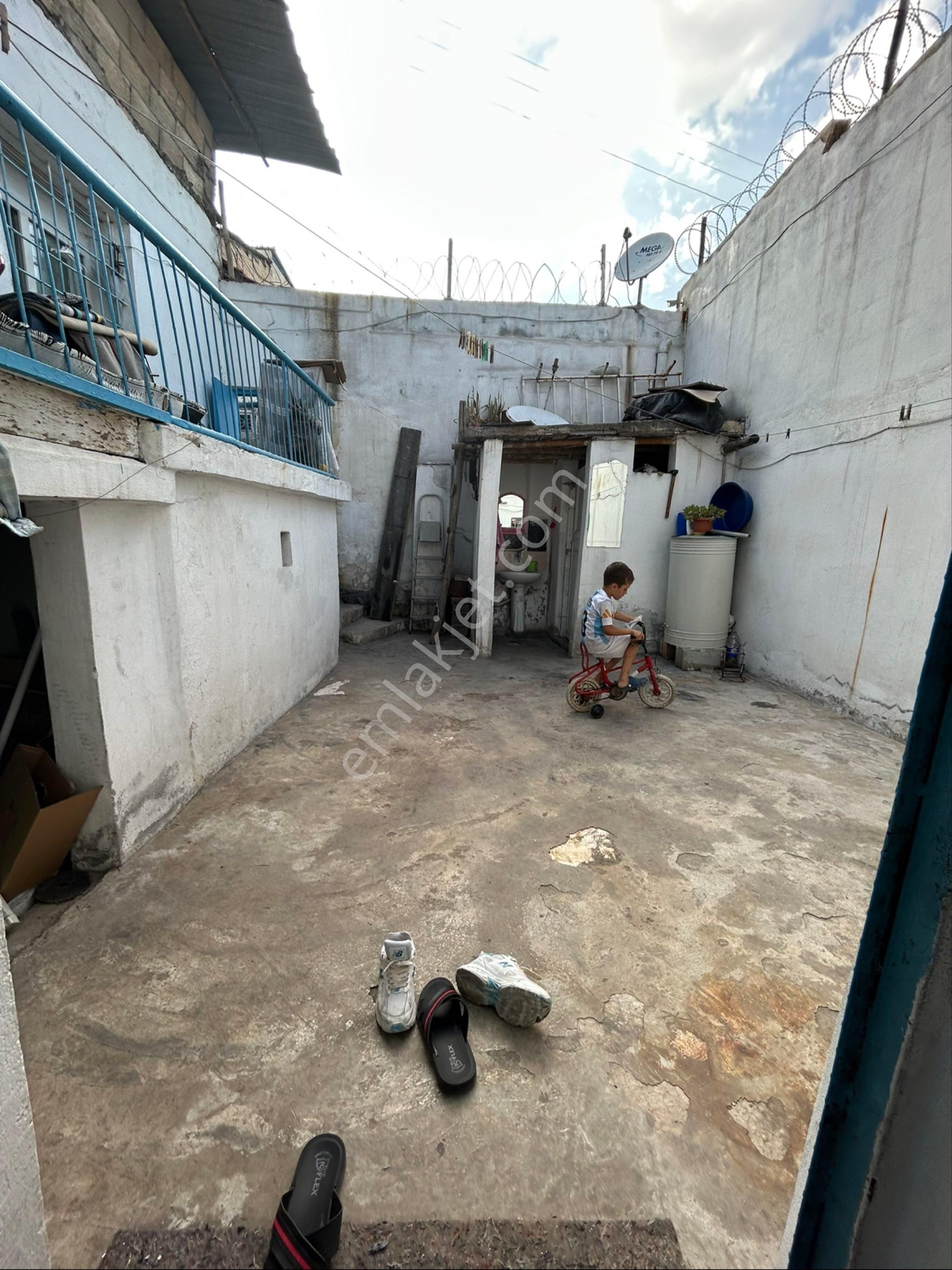 Barış Mahallesınde Tek Kaylı Satılık Müstakıl Ev - Görsel 9