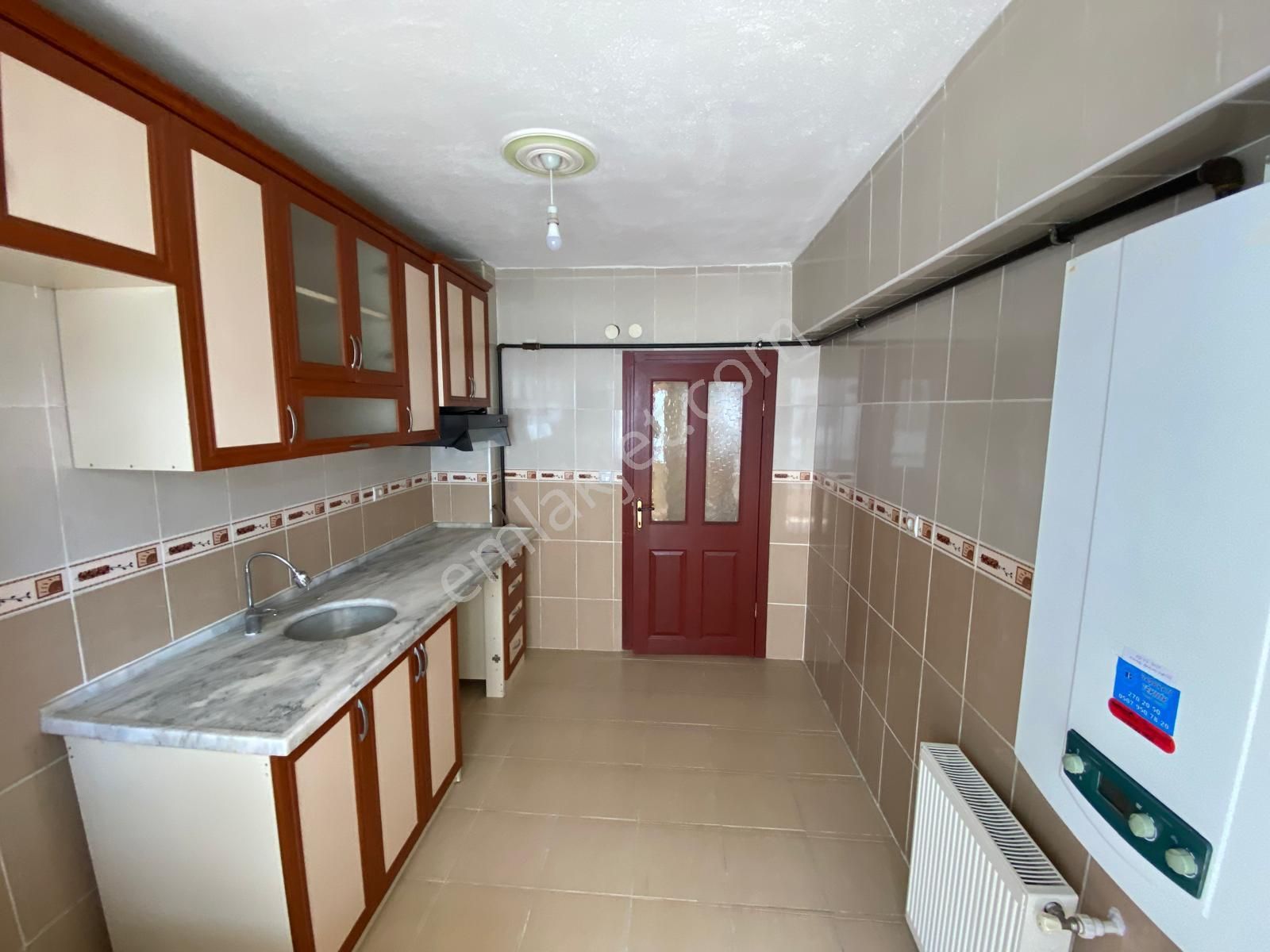 Emlak Danışmanımdan Pınarbaşı Mah.3+1 Masrafsız Geniş Güney Cephe Katta Kiralık Daire