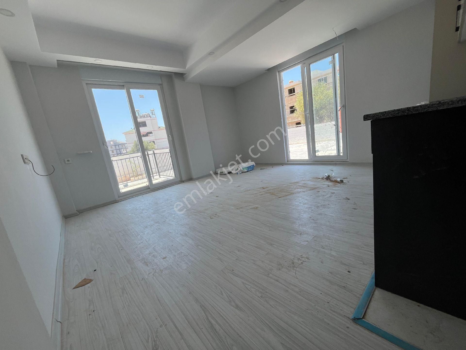 Emsallerinden Çok Hesaplı Sıfır Bina Büyütmesi Yapılmış 1+1