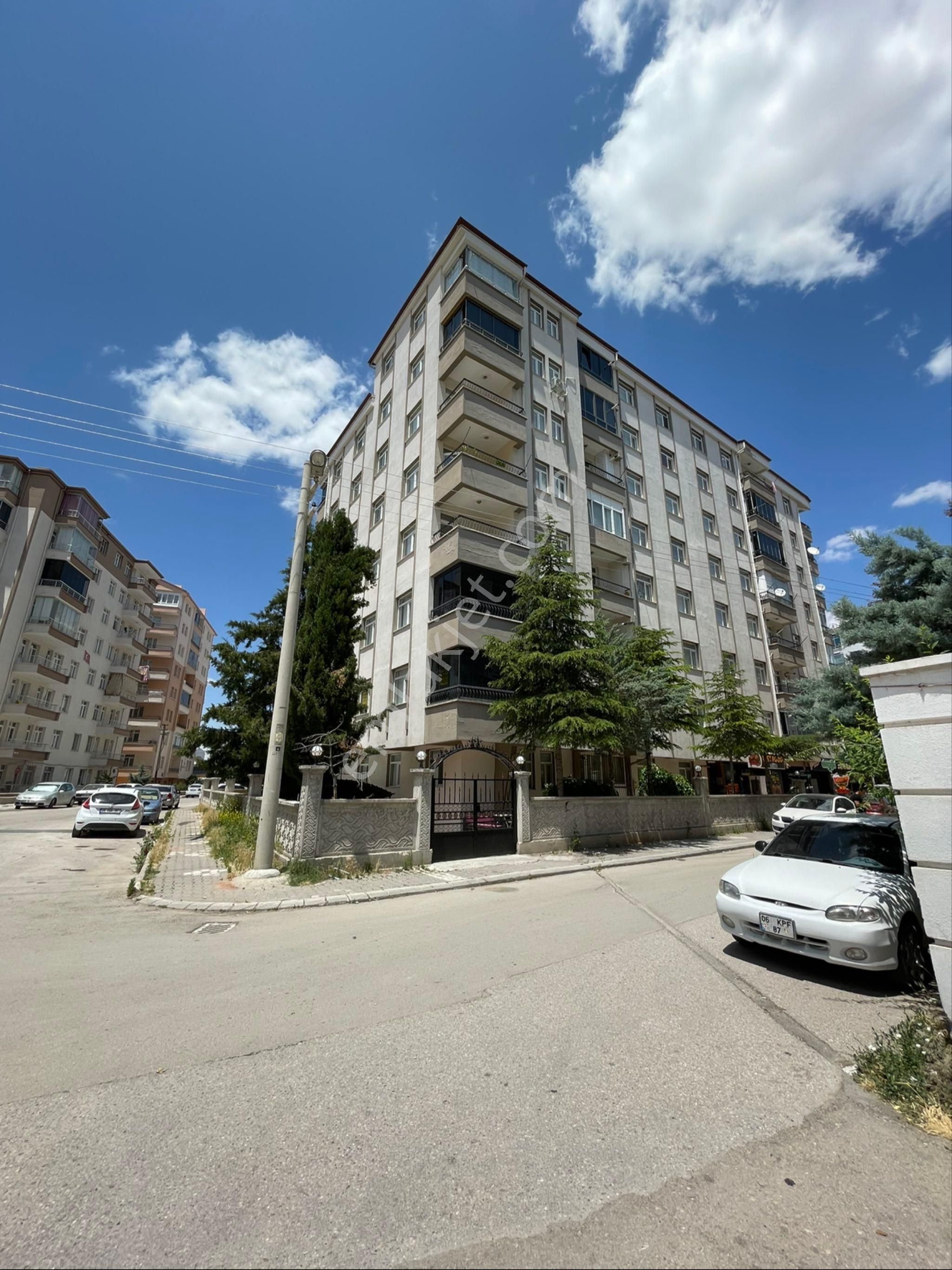 Taşpazar Mah. Satılık 3+1 Köşebaşı Daire