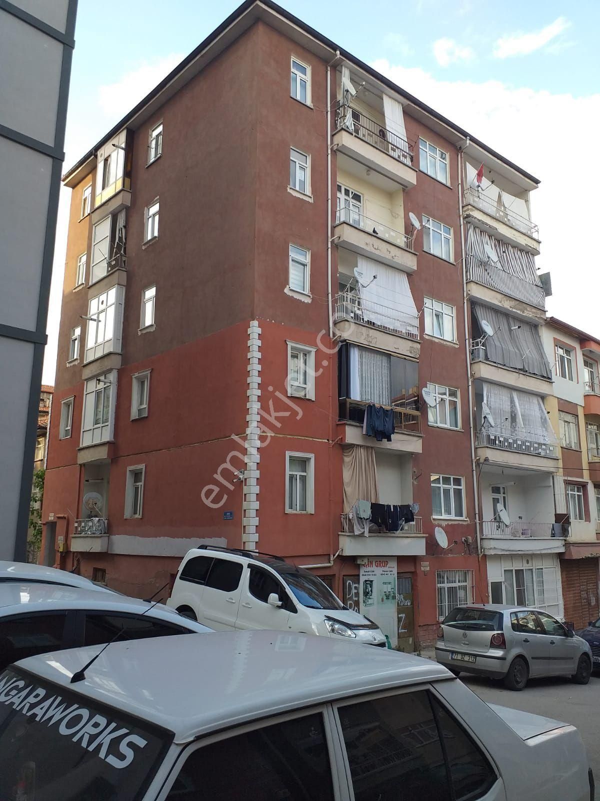 "çarşamba Pazarı Yakını"-"doğal Gazlı"-"satılık Daire"