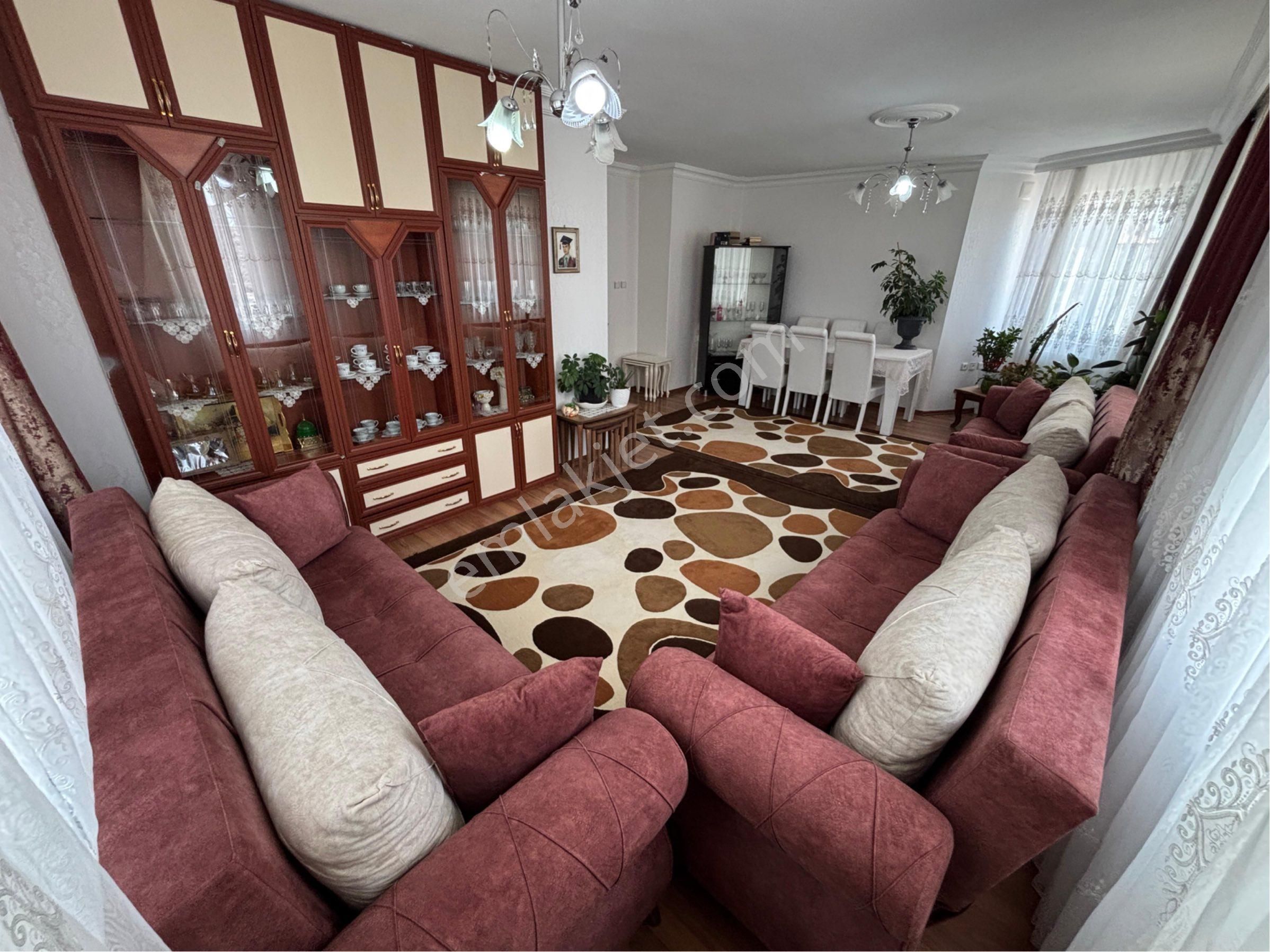 Aktif’den Karataş Merkezde 3+1 Geniş Bakımlı Daire