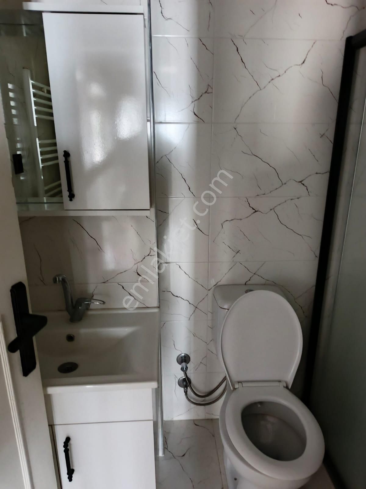 Sezgin Aslan'dan Gazi Devlet Hastanesi Altı Satılık 2+1 Daire