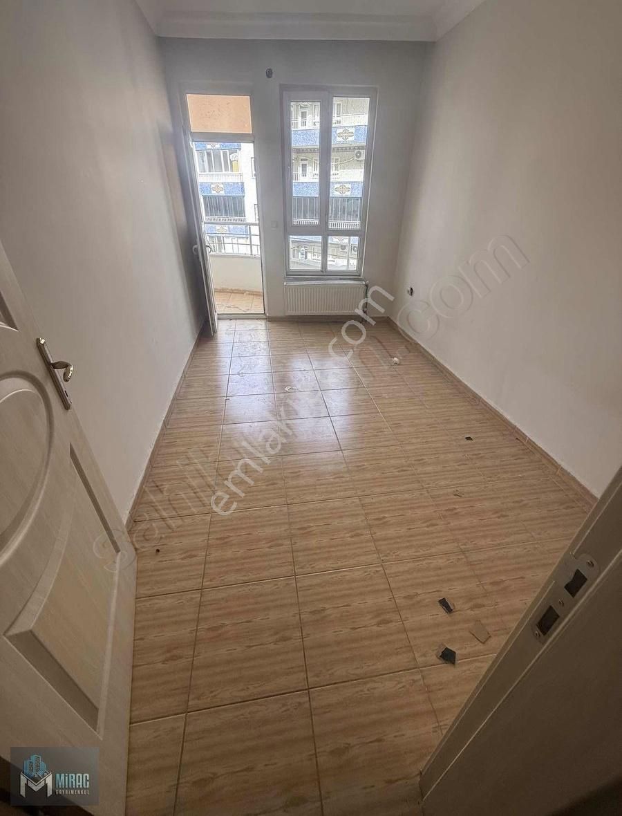 Şafak Mahallesinde Satılık 3+1 Daire