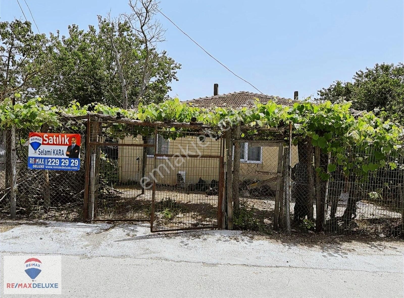 Kocaeli İzmit Dağköy'de Satılık 3484 M2 Köyiçi İmarlı Arsa Ve Ev
