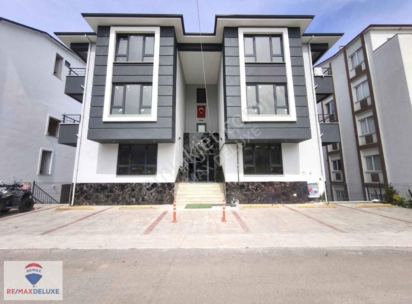 Başiskele Yeşilyurt Mah. Satılık 3+1 Daire