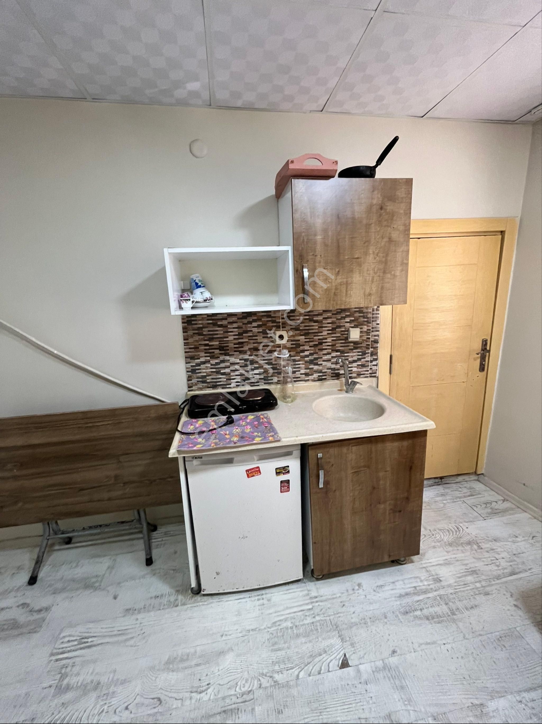 Adana Baraj Yolunda Eşyalı Kiralık 1+0