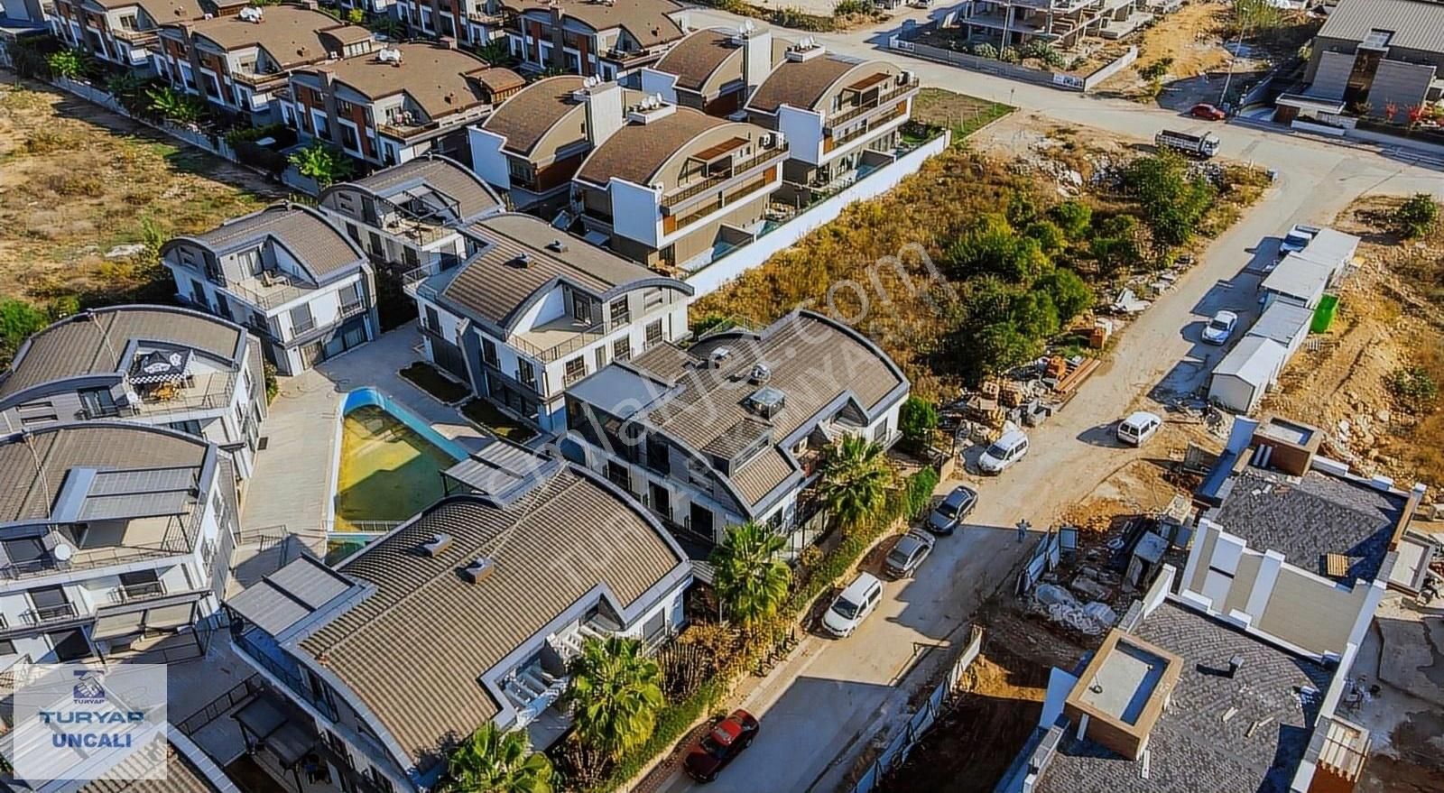 Konyaaltı Mollayusufda Hvz. Güv. Sitede Satılık 6+1 Villa