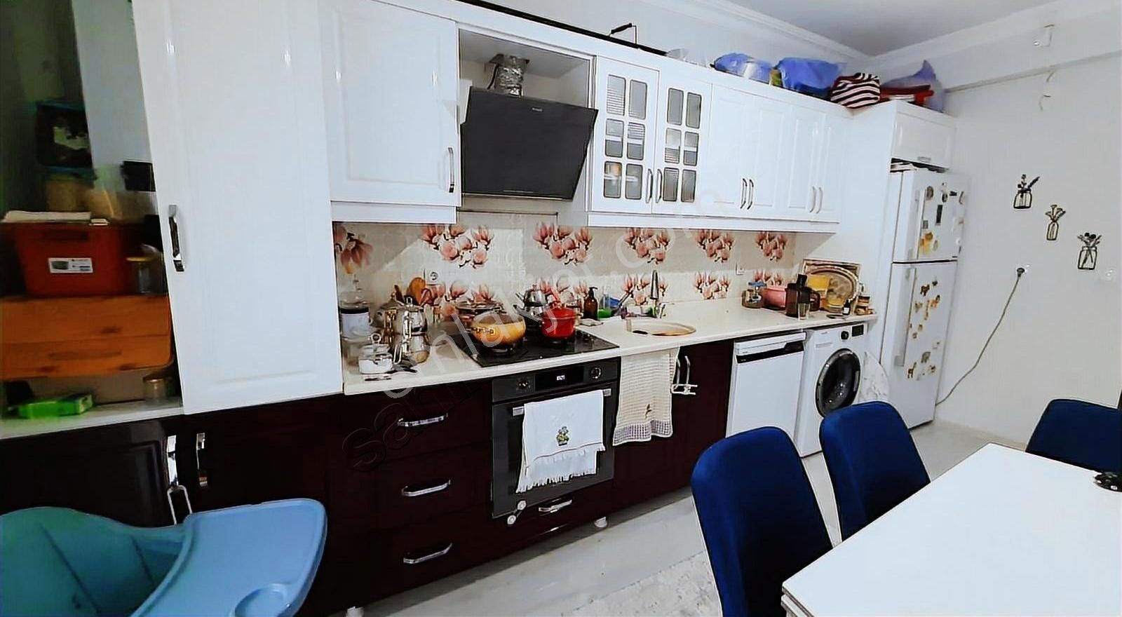 Satılık Geniş 2+1 Daire | Hazır Kiracılı | 90m² | 3. Kat Ara Kat