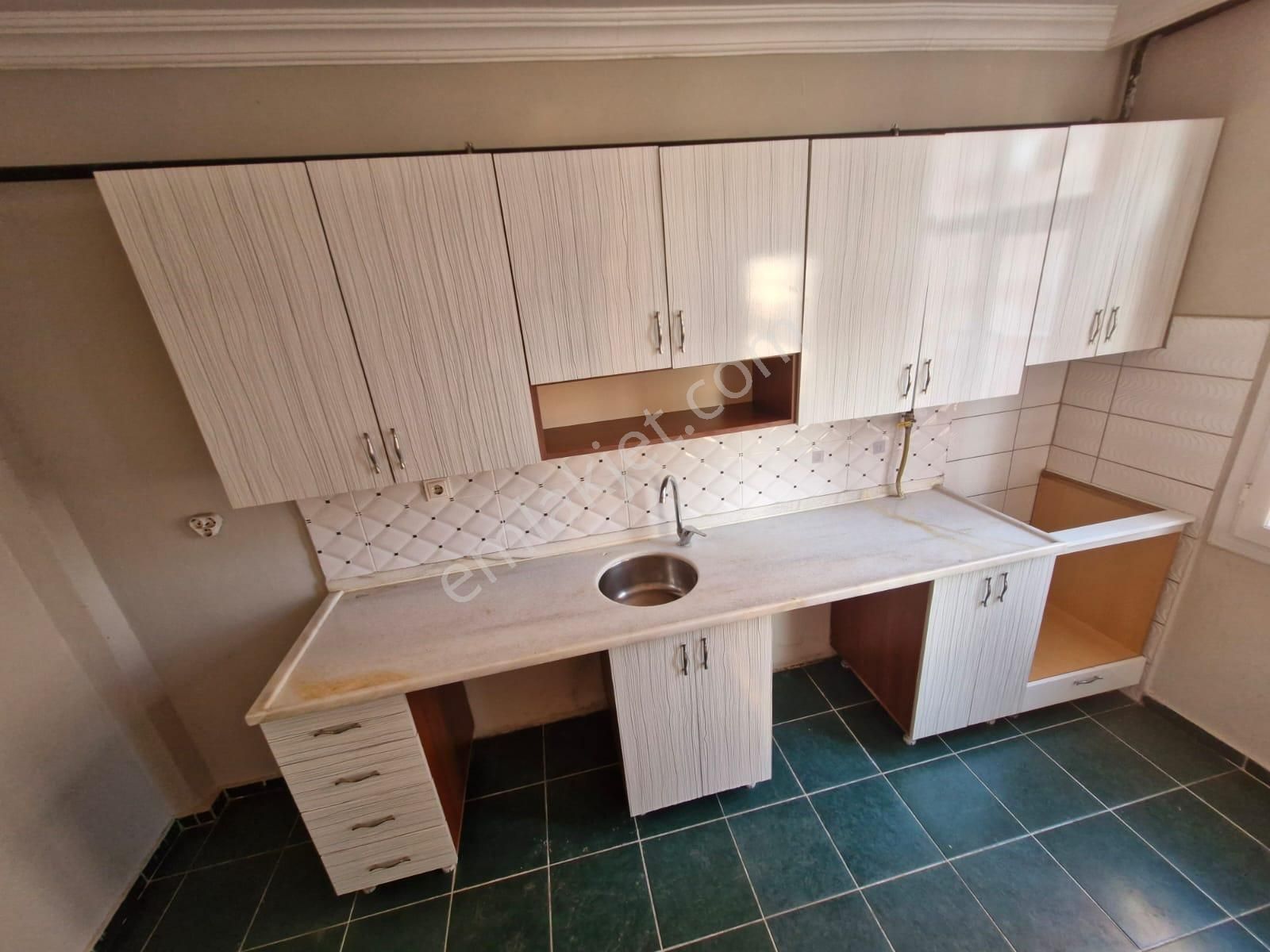 Adana Seyhan Pınar Mahallesi Kiralık 3+1 Daire Doğalgaz Hasarsız İskanlı Bulvar Üzeri Alternatifsiz
