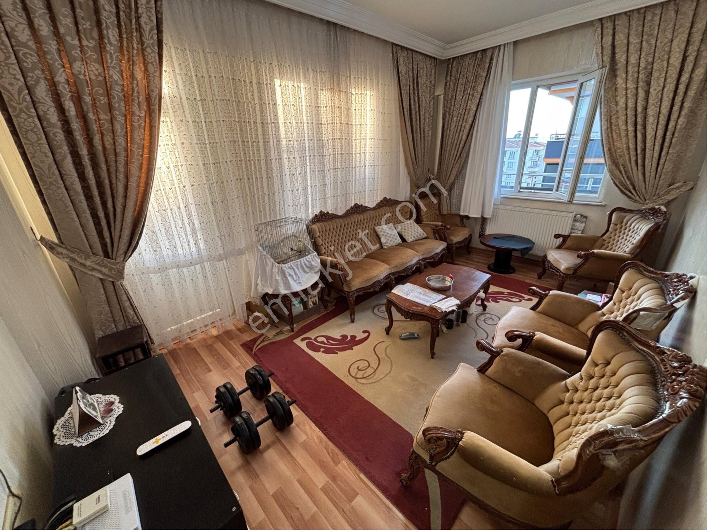Aktif’ten Yeditepe’de Garajlı, Ara Kat, Bakımlı 3+1 Daire