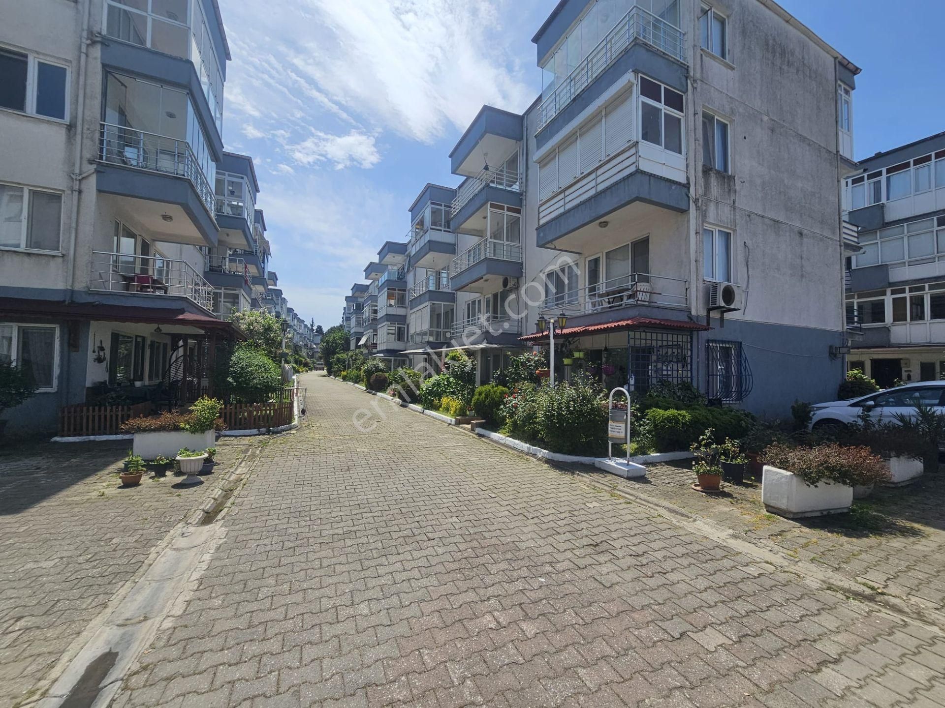 Yalova Remax'dan Nadir Sitesi'nde 2+1 Eşyalı Satılık Daire