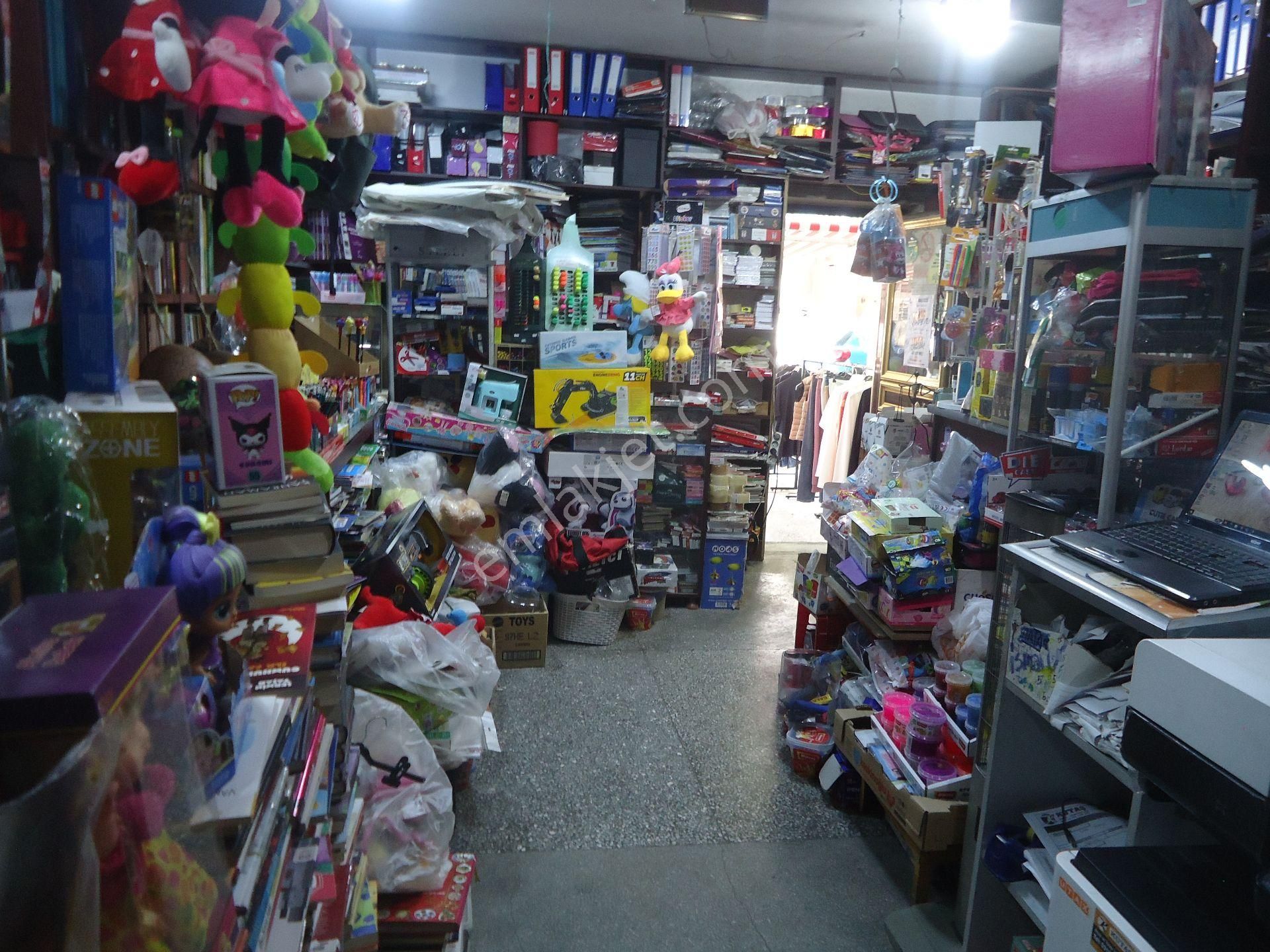 Merkezi Yerde Devren Satılık Kırtasiye Dükkanı - Görsel 3