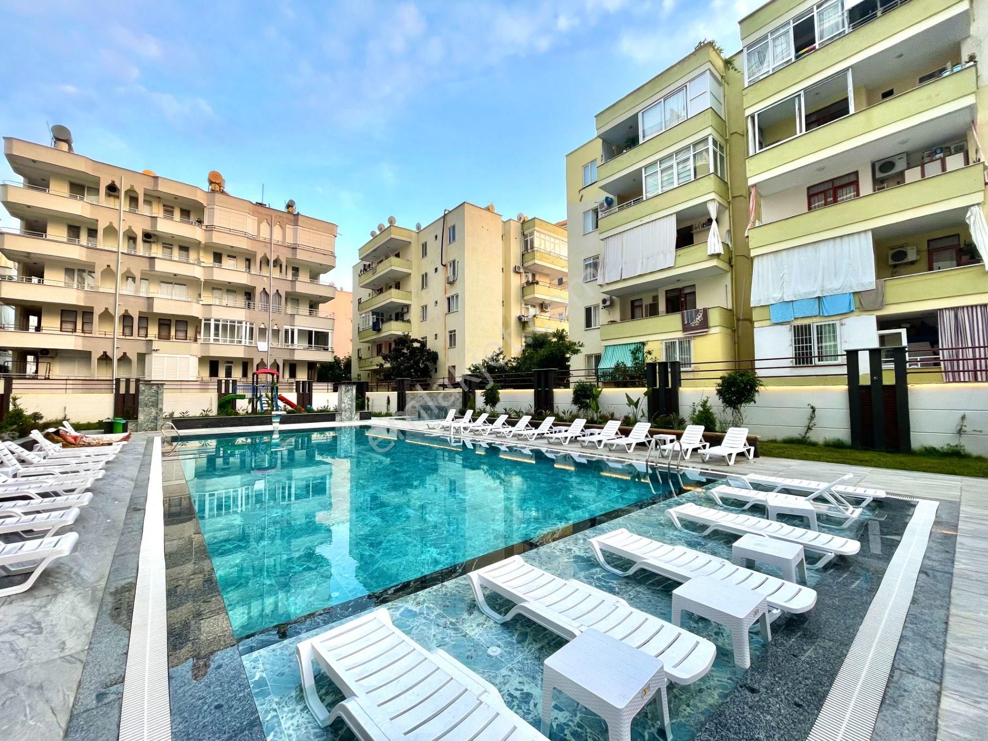 Mahmutlar'da Denize 200m. Eşyalı Deniz Manzaralı Full Aktiviteli Daire