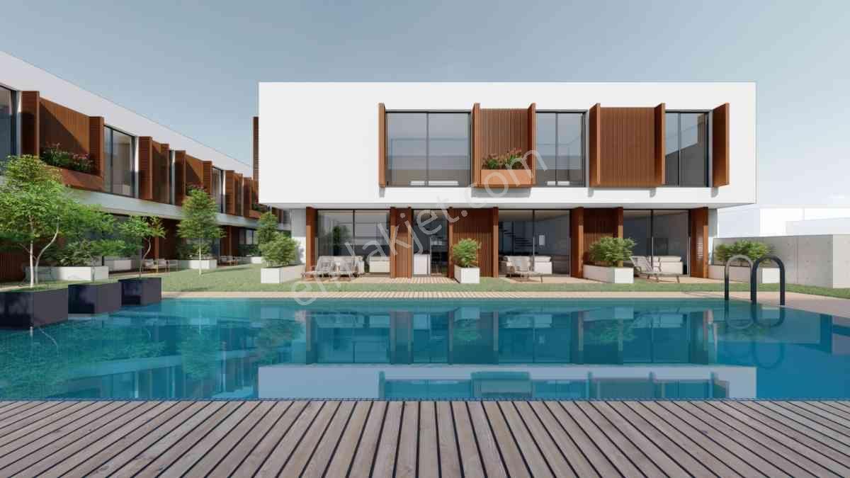 Remax Target'tan Çiğli'de Havuzlu Modern Vıllalar