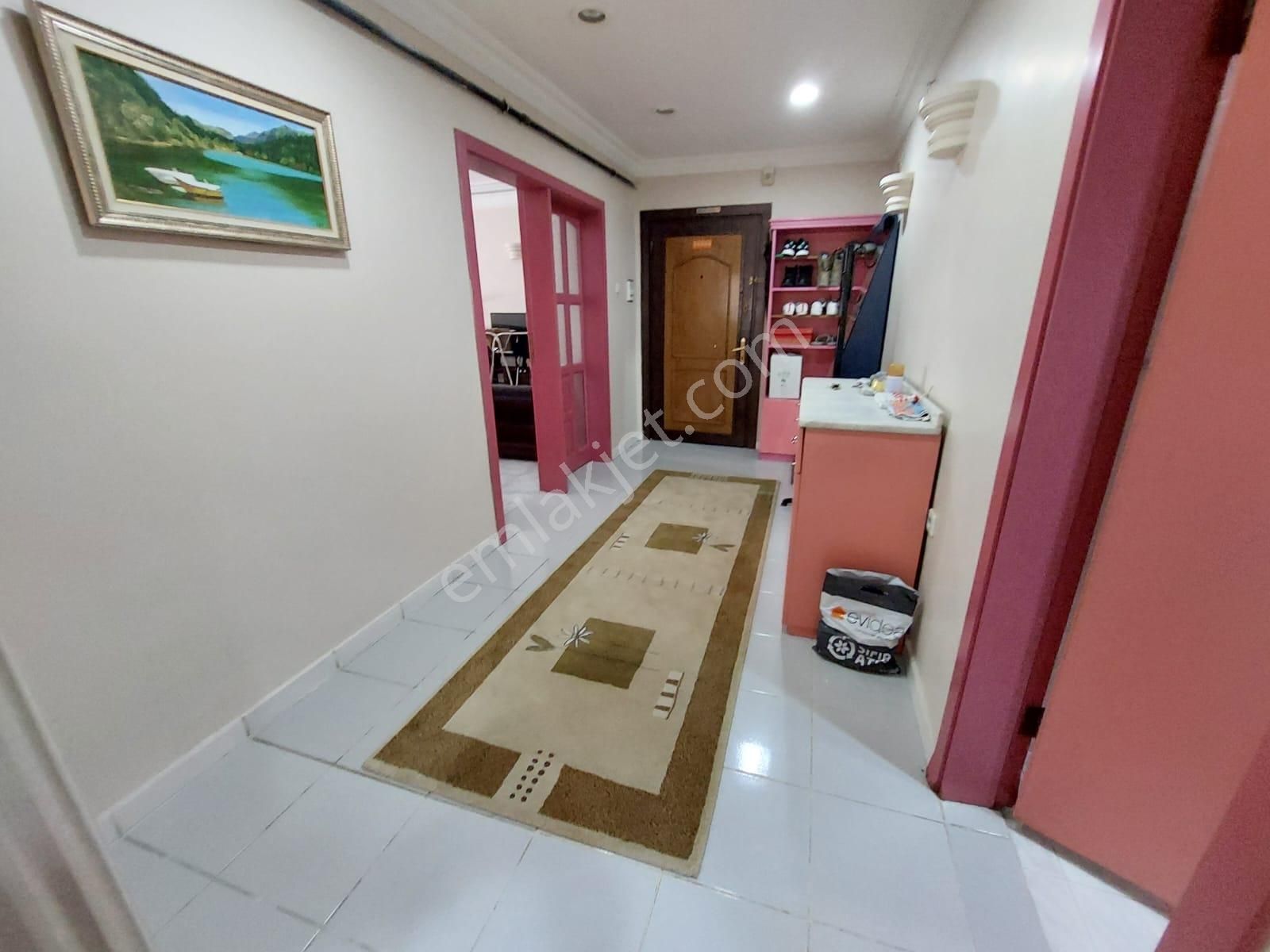 Göral Emlaktan Dikmen Caddesi Üzeri Polis Evi Yakını Full Mobilyalı 3+1 Bağımsız Salon