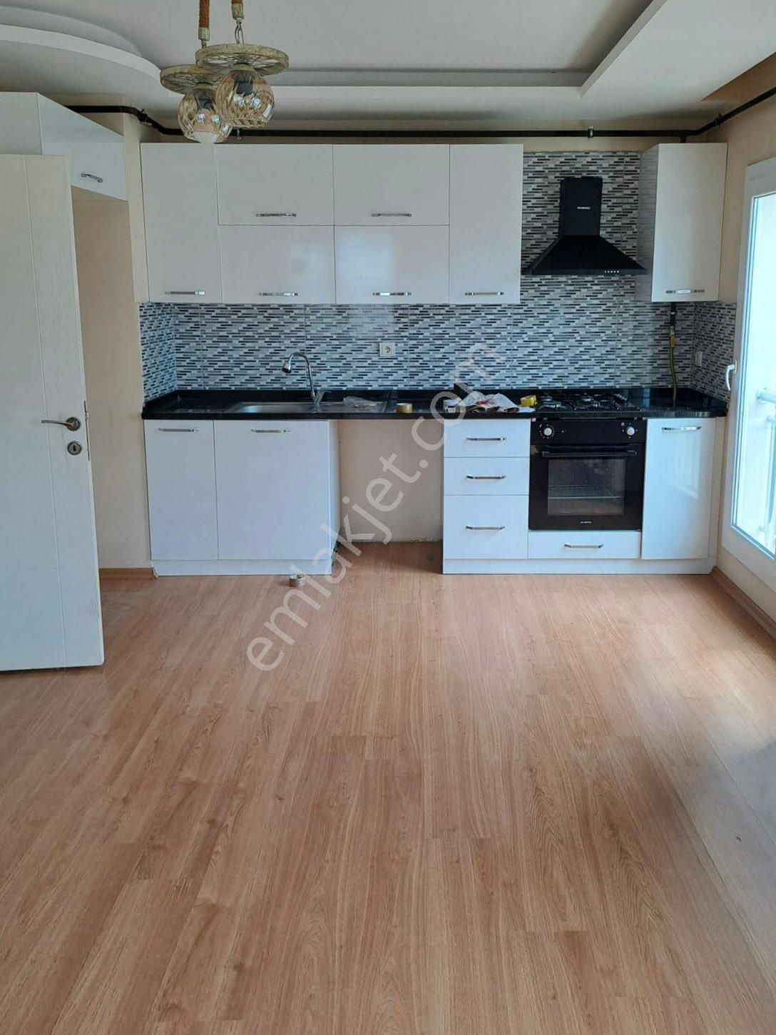 Tellidere Mh. | 3+1+çift Banyolu+kombili | 4 Yaşında Kiralık Lüx Daire