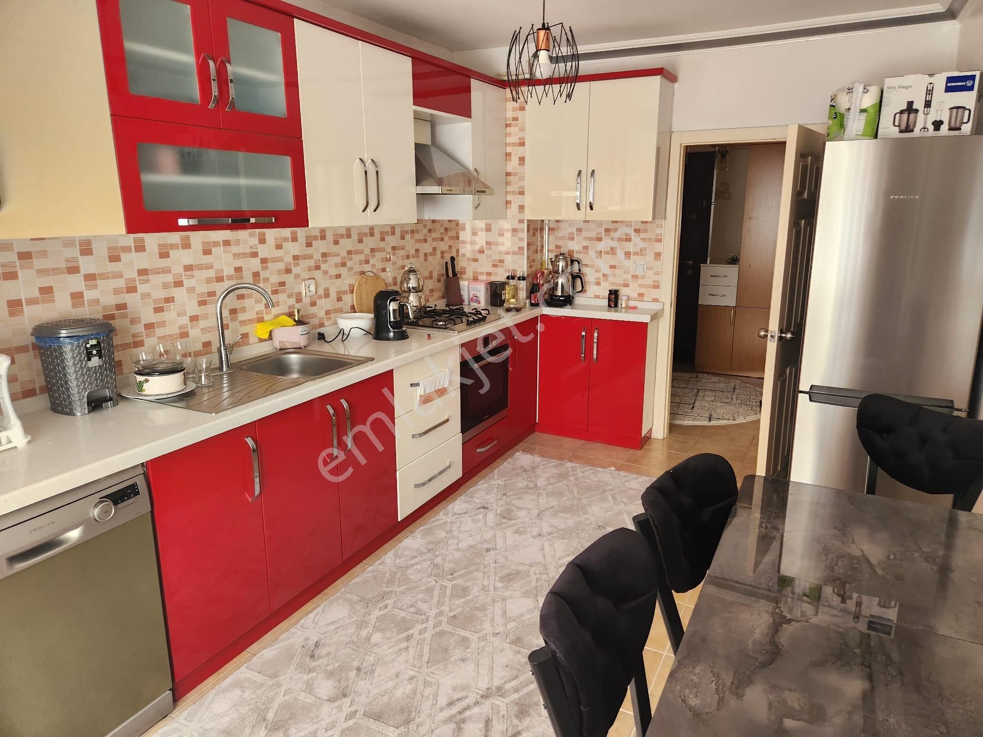 Doğantepe'te Sitede Full Yapılı 3+1 Katta Satılık Daire !!