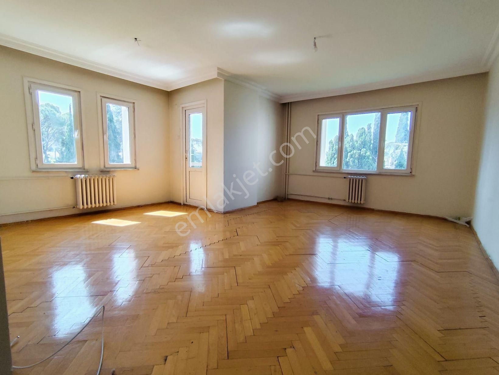 Mertcan Dan Yakakent Sitesinde 3+1 Arakat-balkonlu Kiralık