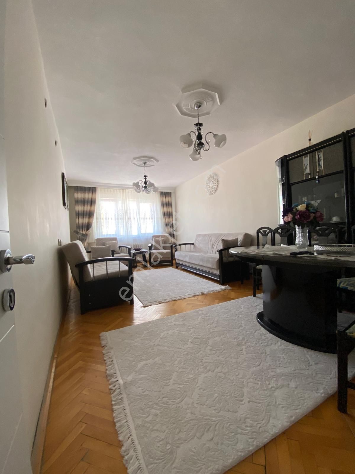 Özgür Denizli"den Mamure Mah.hasan Polatkan Cad.135m2 3+1 Daire