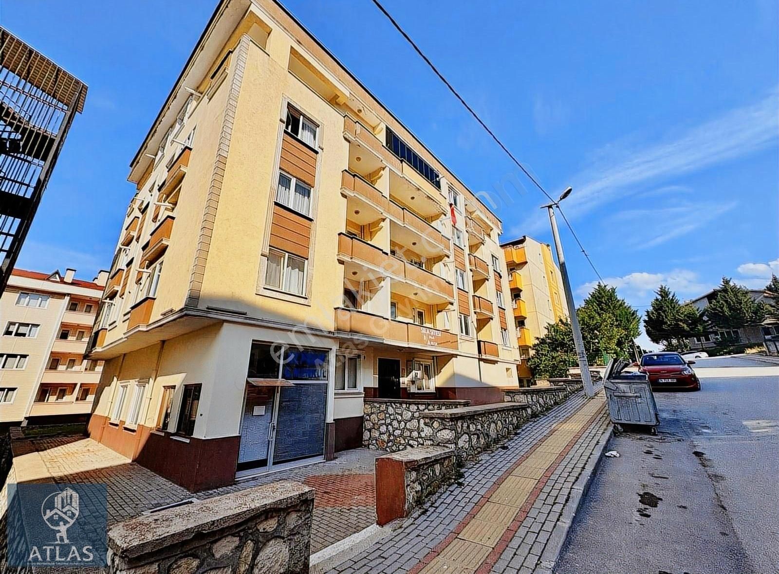 Atlas'tan Görükle'de Trio Avm Yakınında Eşyalı Kiralık Daire