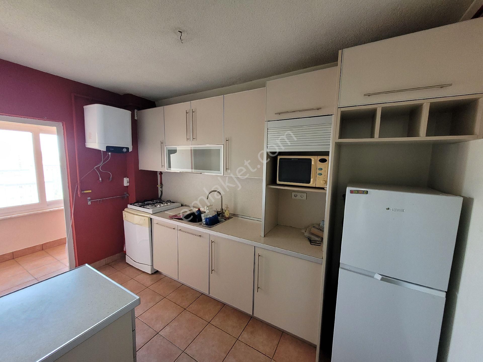 Atakent 2.etap Ata Sitesi'nde Net 95m2 Arenapark'a Yakın 3+1 Boş Satılık Daire