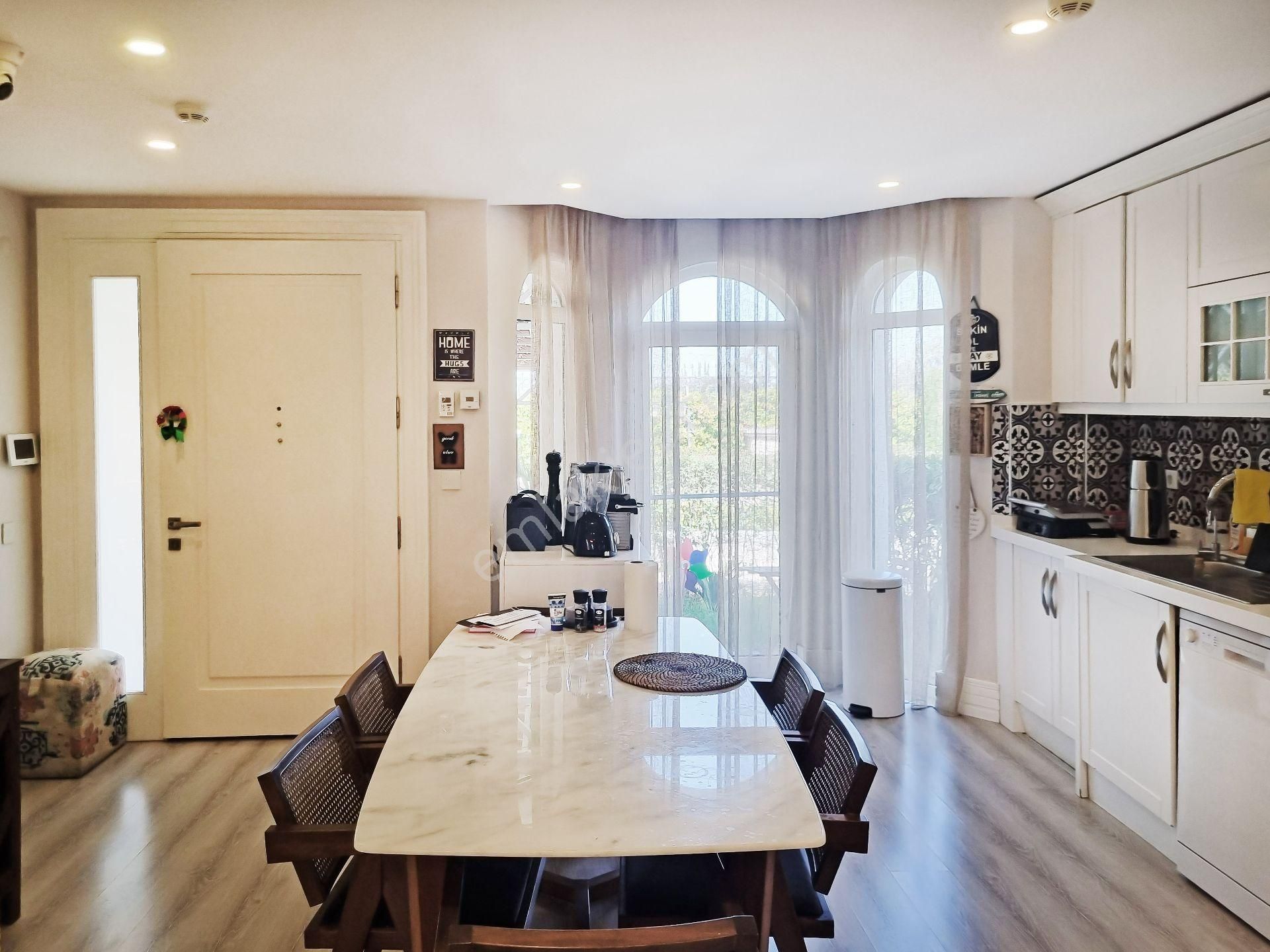 Gökhan Üçgün'den Panorama Villaları'nda Trıplex Rowhouse Villa - Görsel 12
