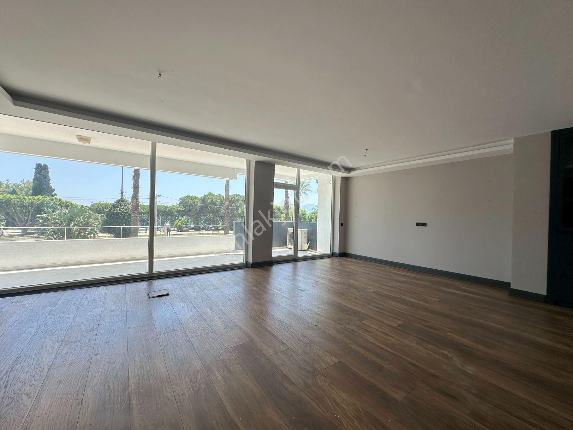 Konyaaltı Caddesinde Bir Çok İş İçin Uygun Kiralık İşyeri