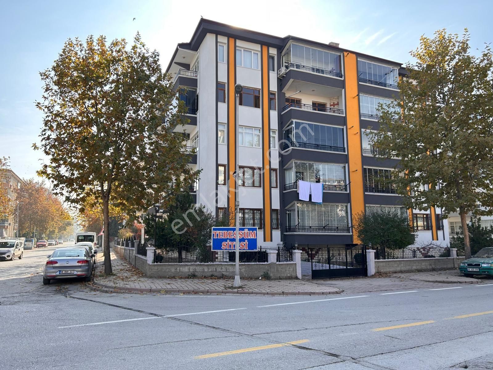 T.özal Mah.de 3+1 145m2 Çok Güzel Konumda Daire