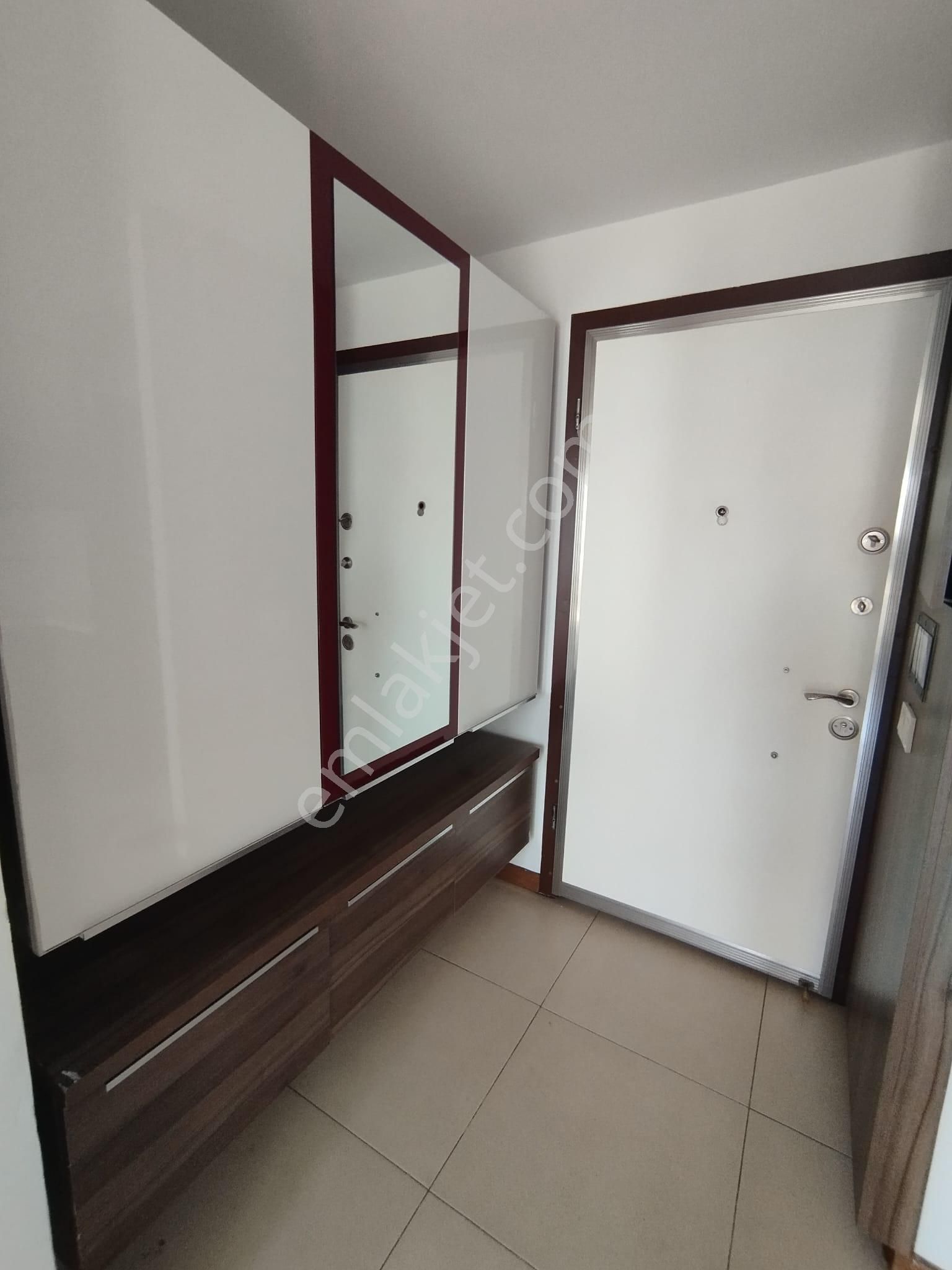 80.yıl Bulvarında Yüzme Havuzlu 7/24 Güvenlikli Sosyal Yaşam Alanlı Sitede 2+1 Lüks Daire