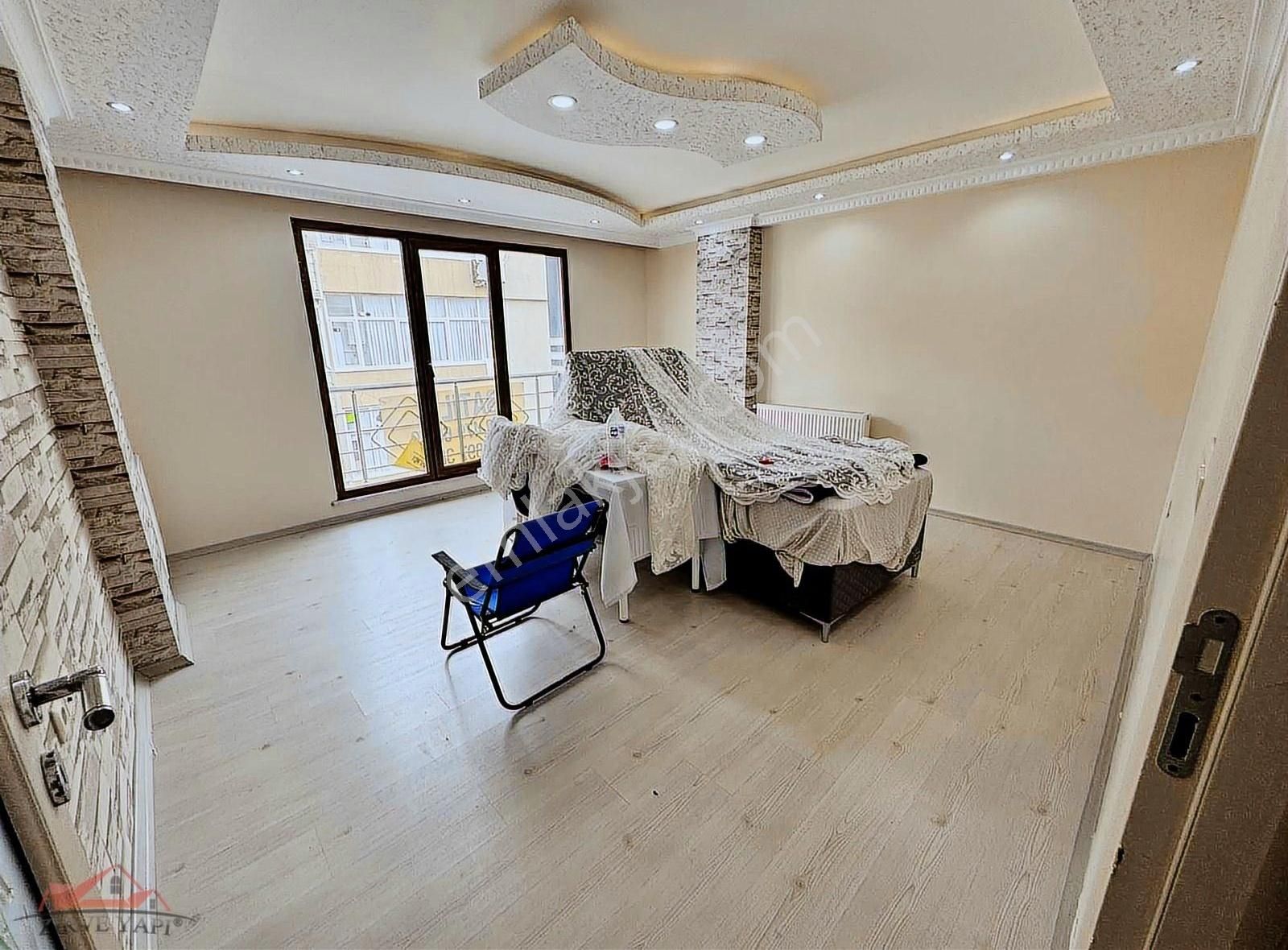 Eyüp Yeşilpınar Özlem Çarşı İçi Asansör Boş 4+1 150m2 6.600.000t