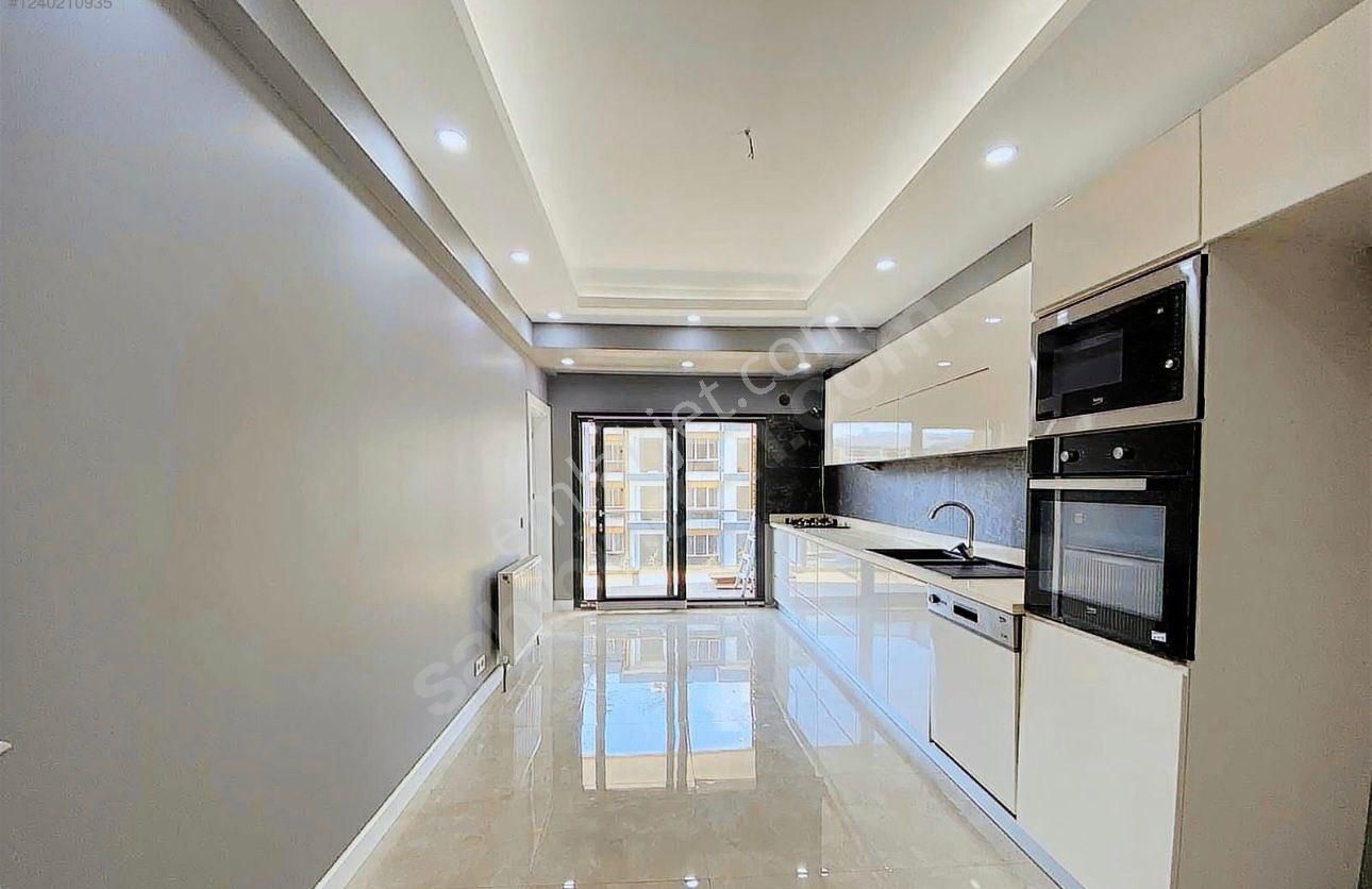 Çerkezköy Tepe Bölgesinde Site İçinde 3+1