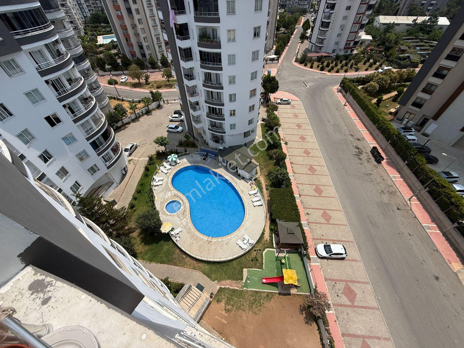Rw Mef'den Mezitli Merkez Mh. Havuzlu Sitede Doğalgazlı 3+1