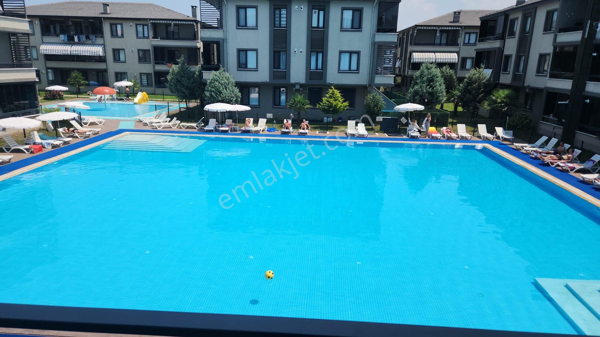 Karasu Narkale Sitesinde Satılık 1+1